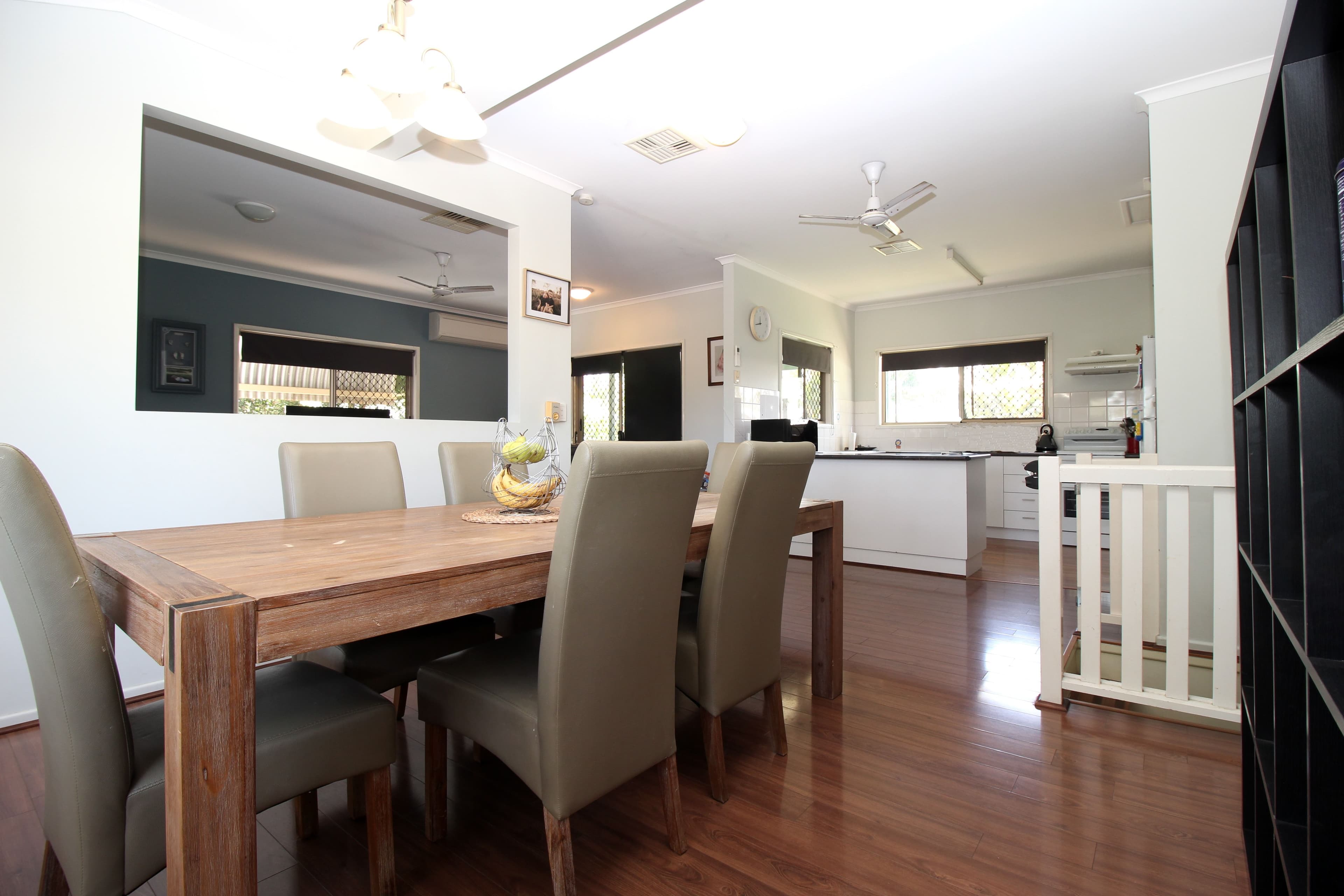 11 Park Avenue, Emerald QLD 4720, Emerald - Thumbnail 4