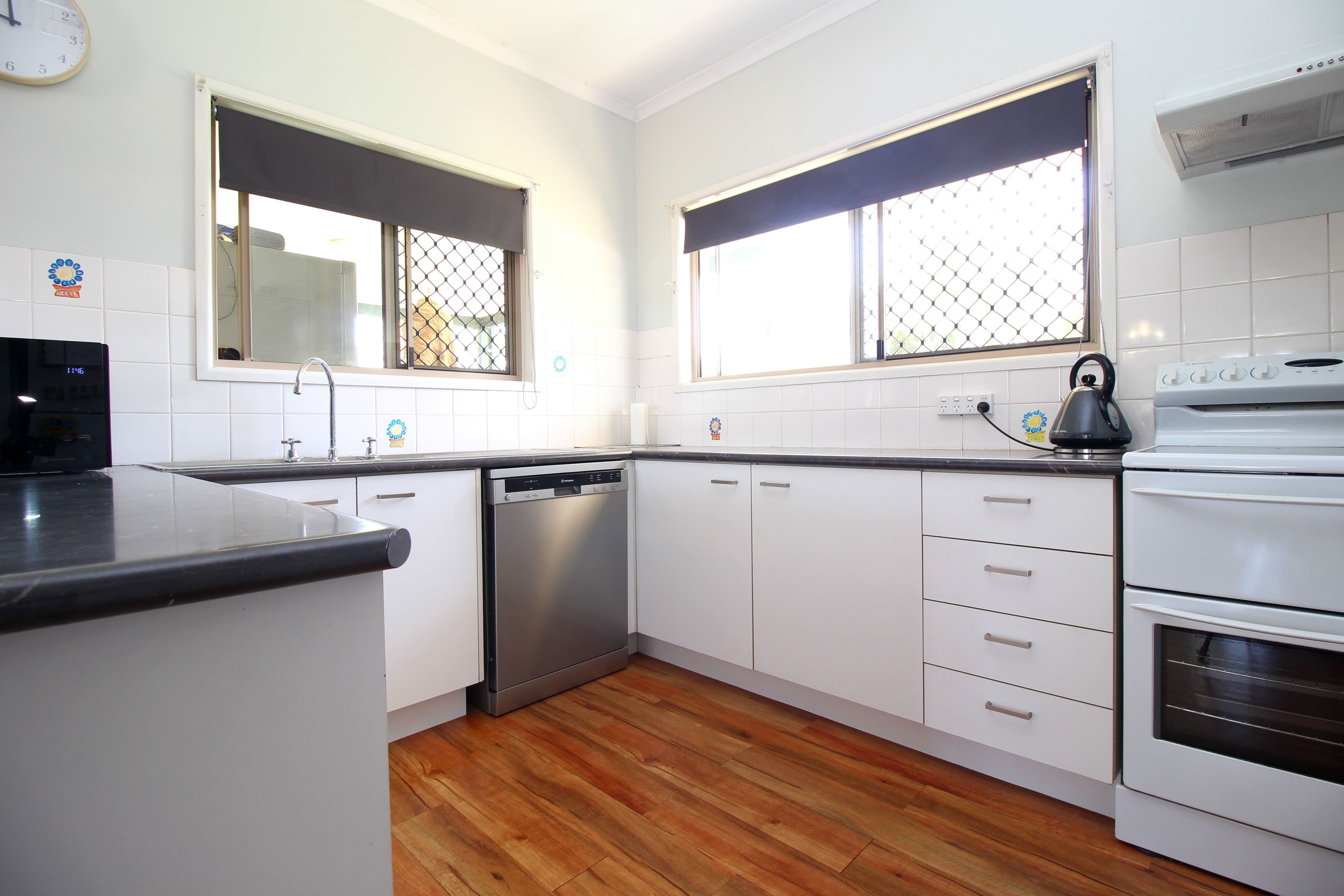 11 Park Avenue, Emerald QLD 4720, Emerald - Thumbnail 6