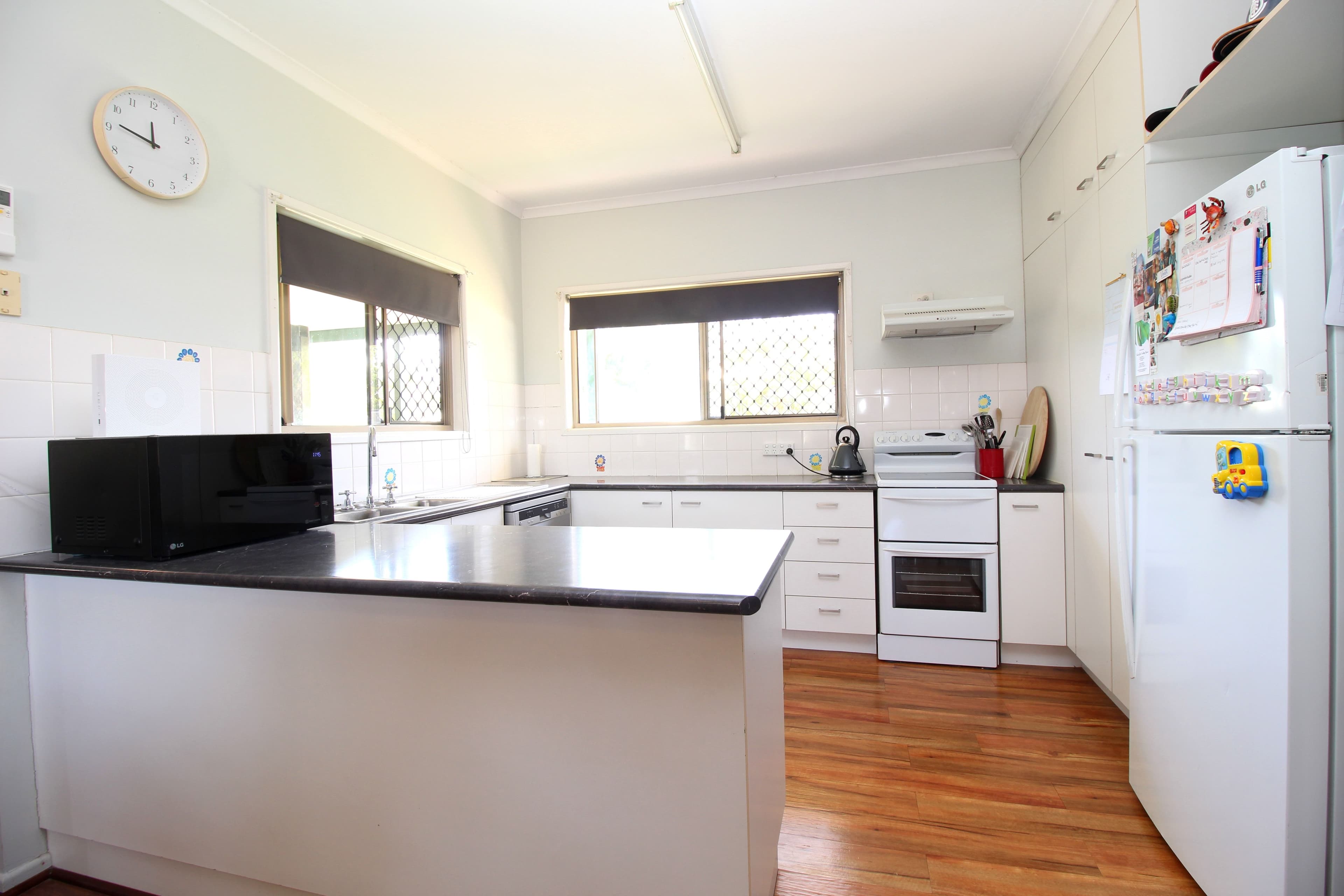 11 Park Avenue, Emerald QLD 4720, Emerald - Thumbnail 7