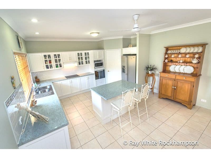 7 Stirling Drive, ROCKYVIEW QLD 4701, Rockyview - Thumbnail 4