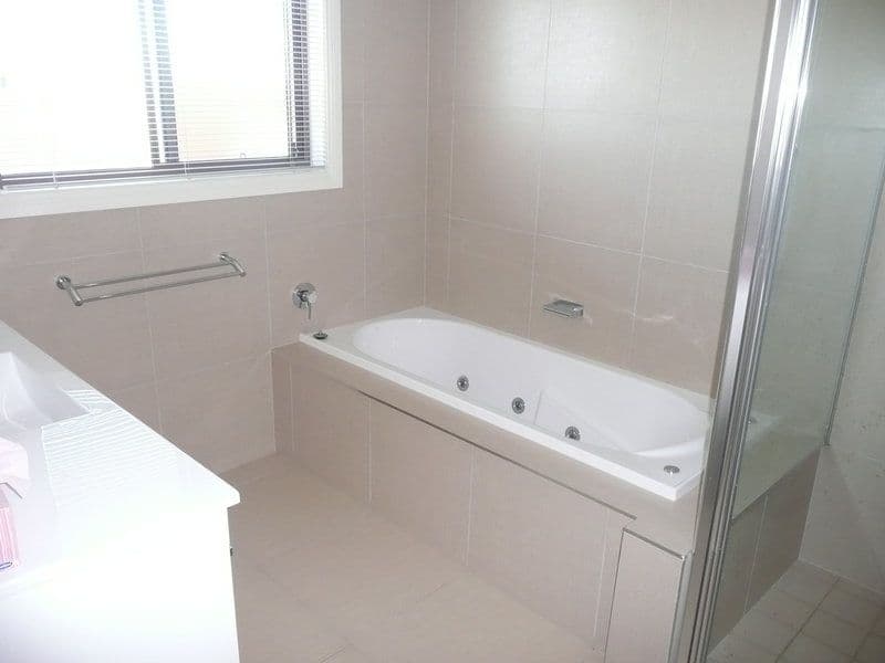 8 Gillmartin Drive, GRIFFITH NSW 2680, Griffith - Thumbnail 3