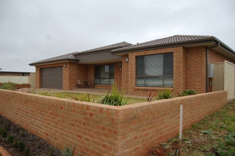 8 Gillmartin Drive, GRIFFITH NSW 2680, Griffith - Thumbnail 5