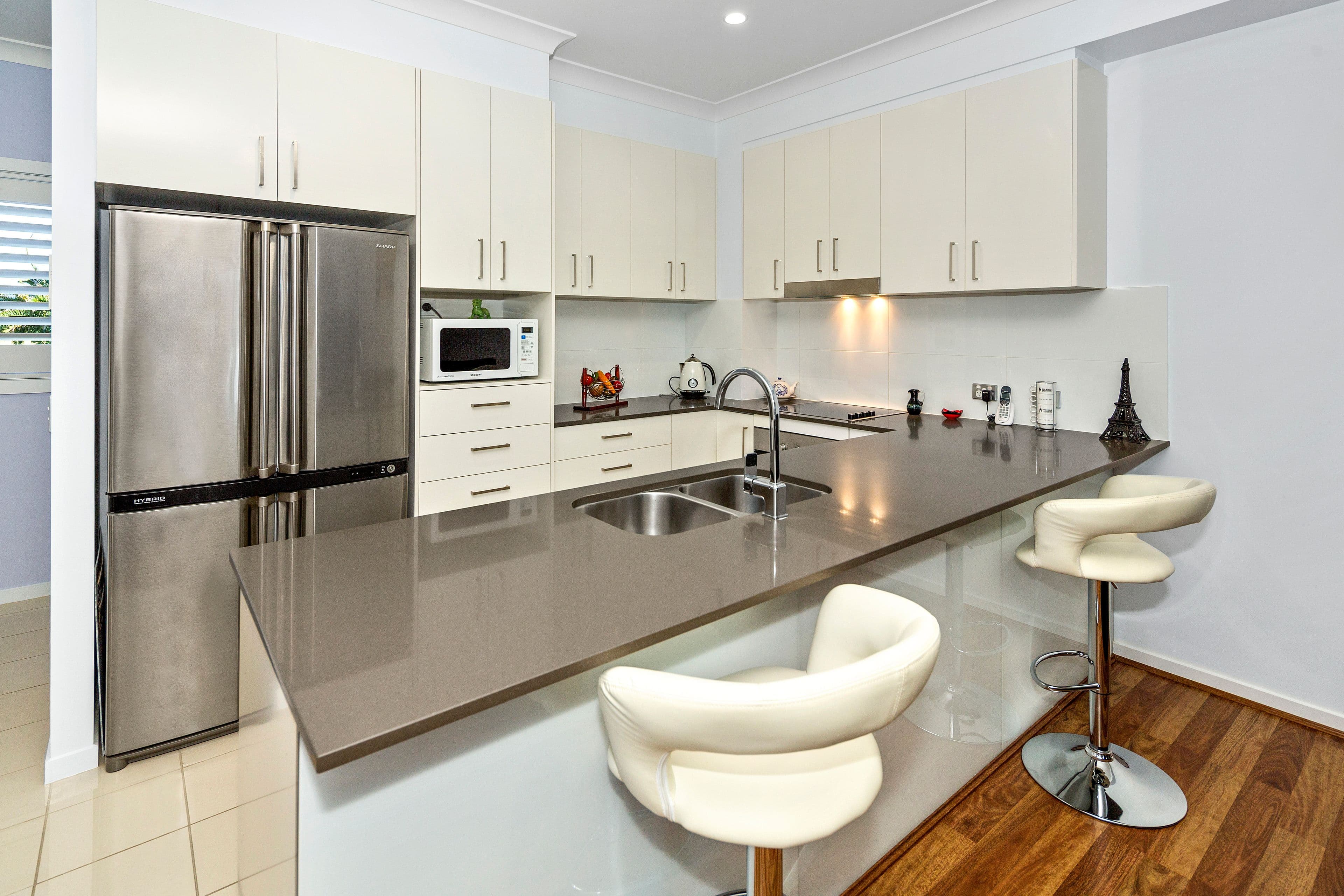 1 Mervyn Thomas Drive, Hope Island QLD 4212, Hope Island - Thumbnail 2