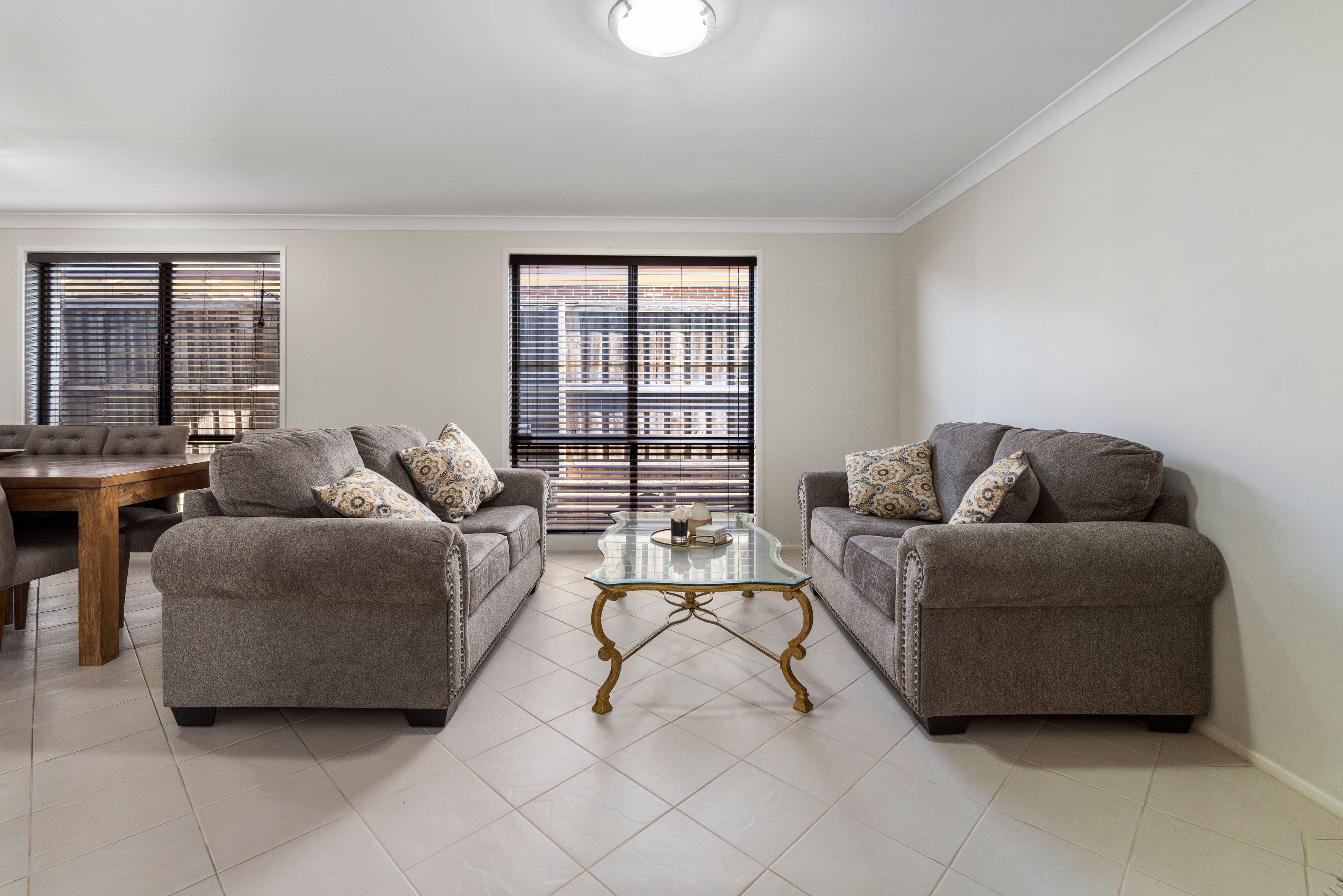 6 Montgomery Circuit, Narellan Vale - Thumbnail 5