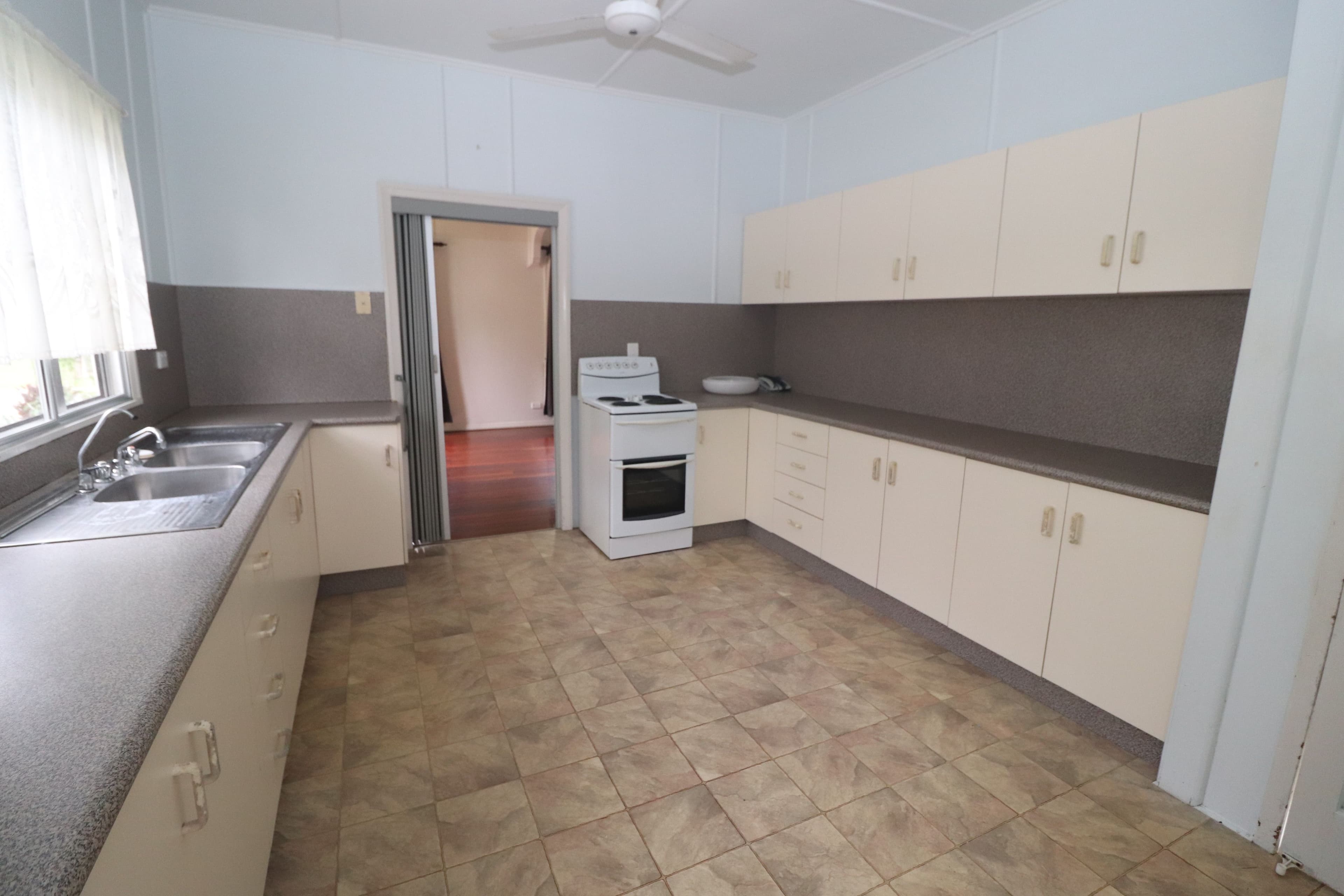 7 Covell Street, Ingham QLD 4850, Ingham - Thumbnail 2