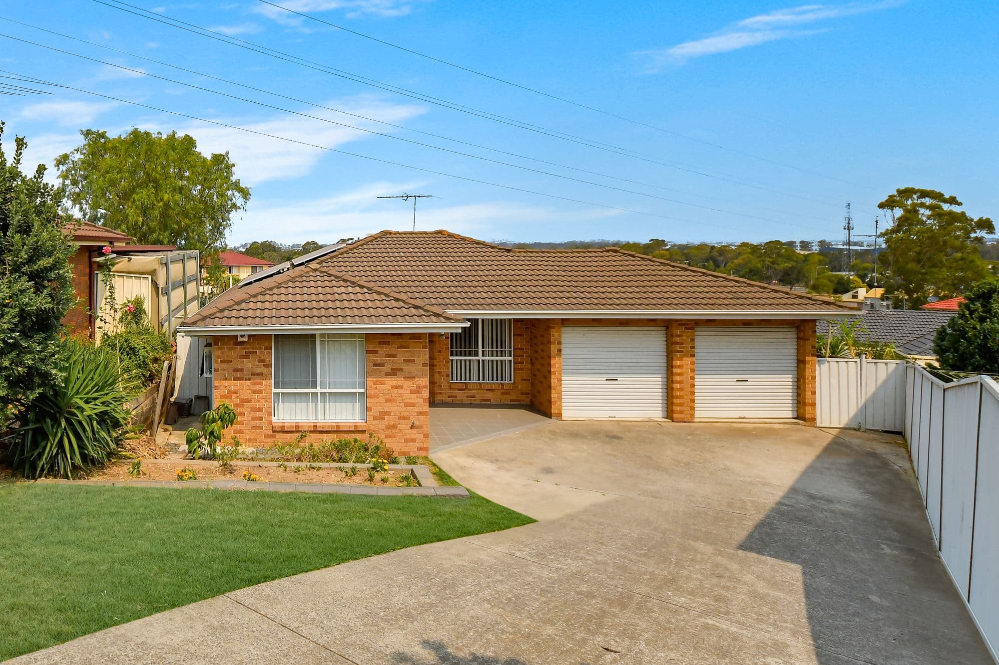 8 Pavo Close, Hinchinbrook - Image 1