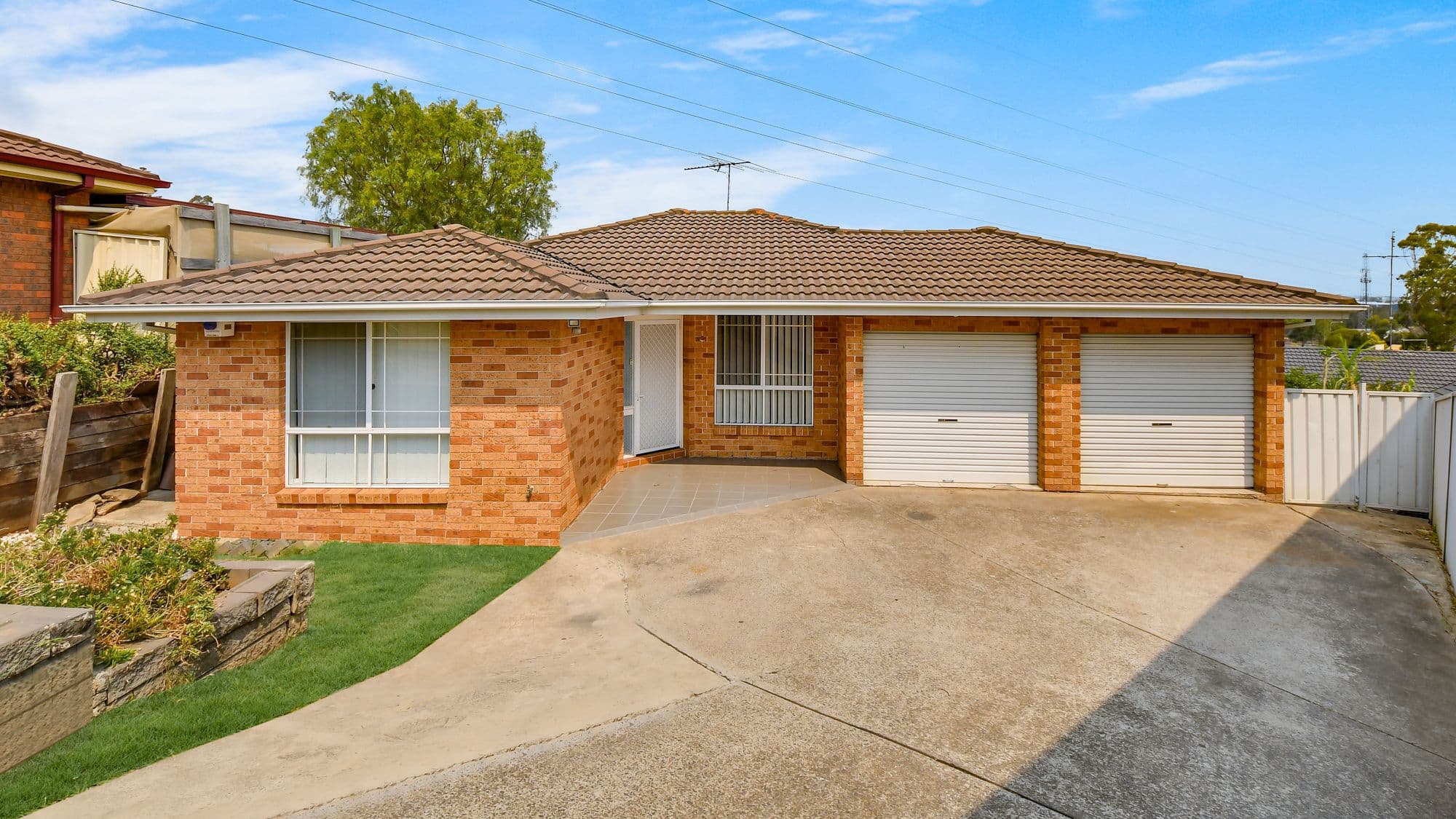 8 Pavo Close, Hinchinbrook - Thumbnail 2
