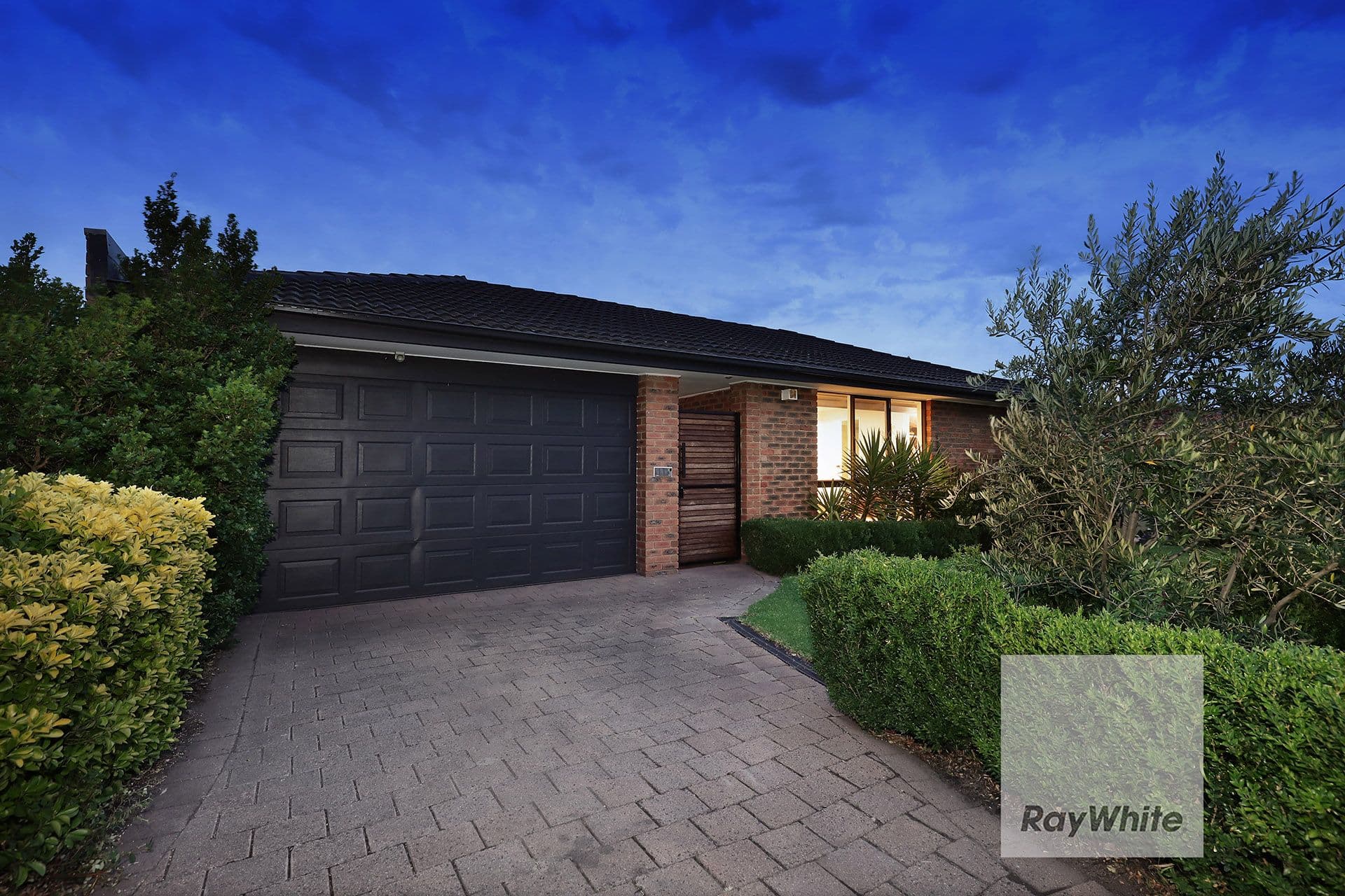 27 The Circuit, Gladstone Park VIC 3043, Gladstone Park - Thumbnail 2