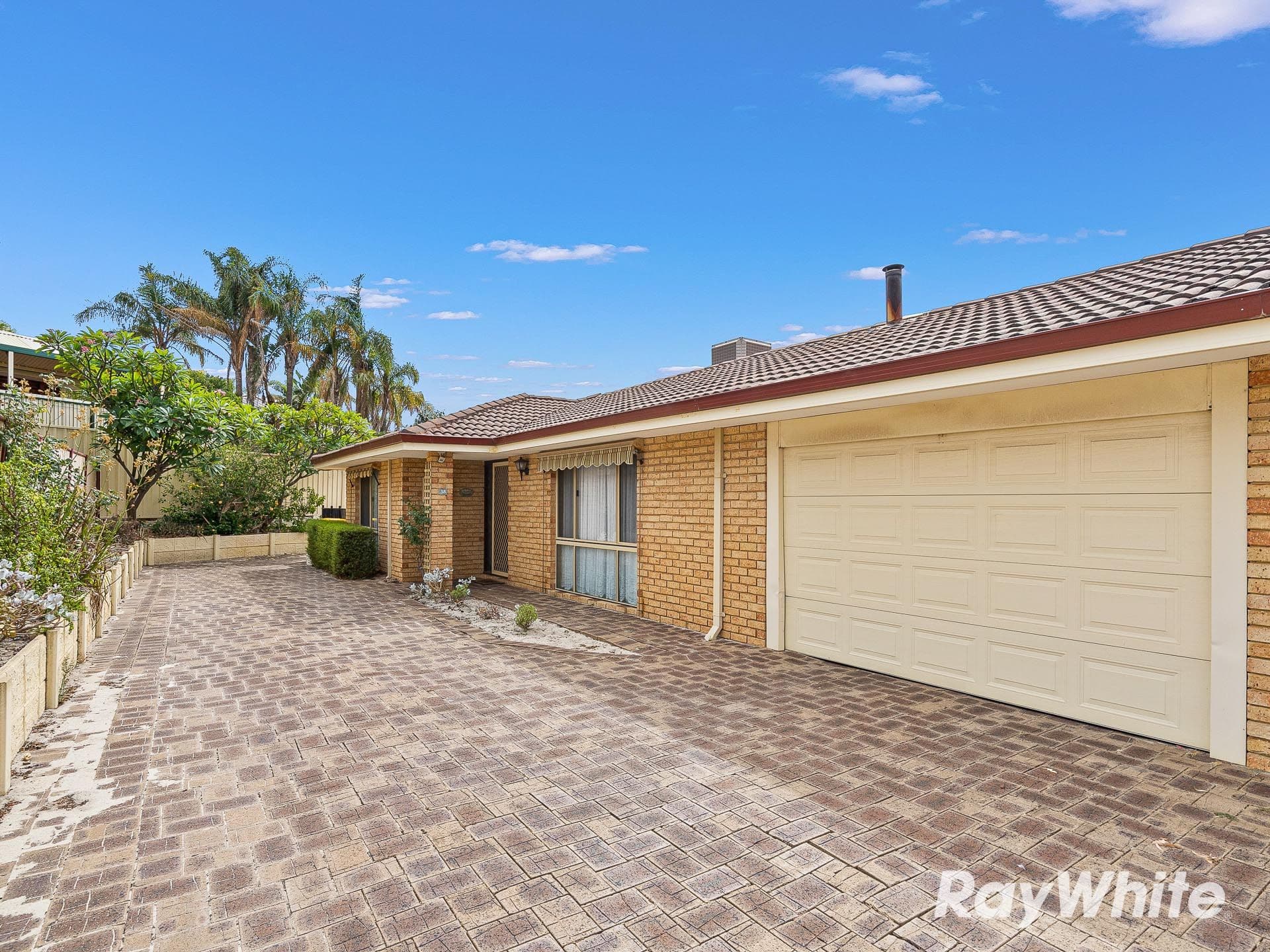3 Allamanda Way, Halls Head WA 6210, Halls Head - Thumbnail 2