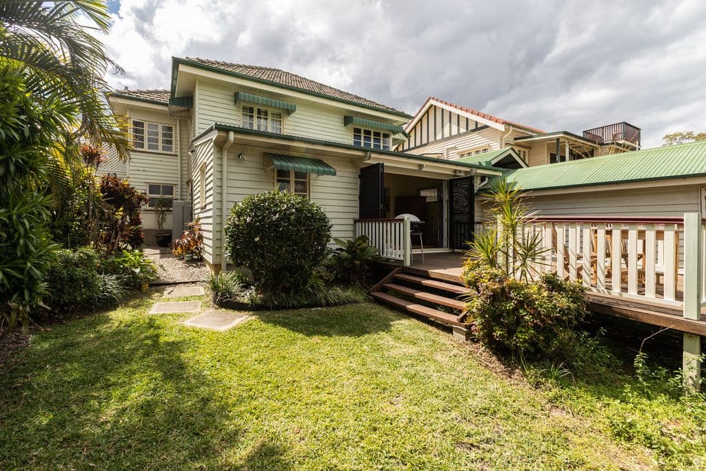 33 Percival Terrace, Holland Park QLD 4121, Holland Park - Thumbnail 2