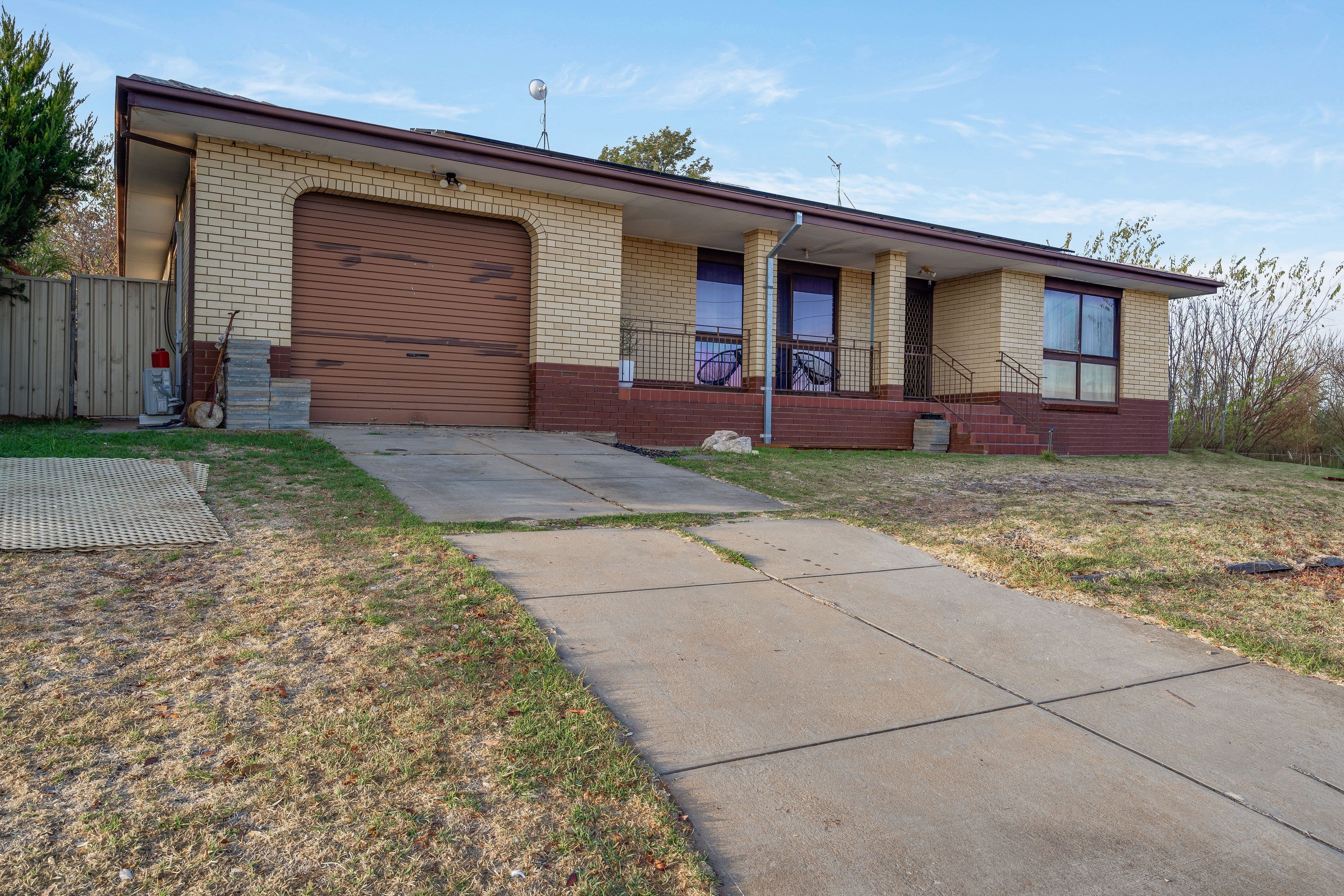 17 Gunnawarra Crescent, Craigmore SA 5114, Craigmore - Image 1