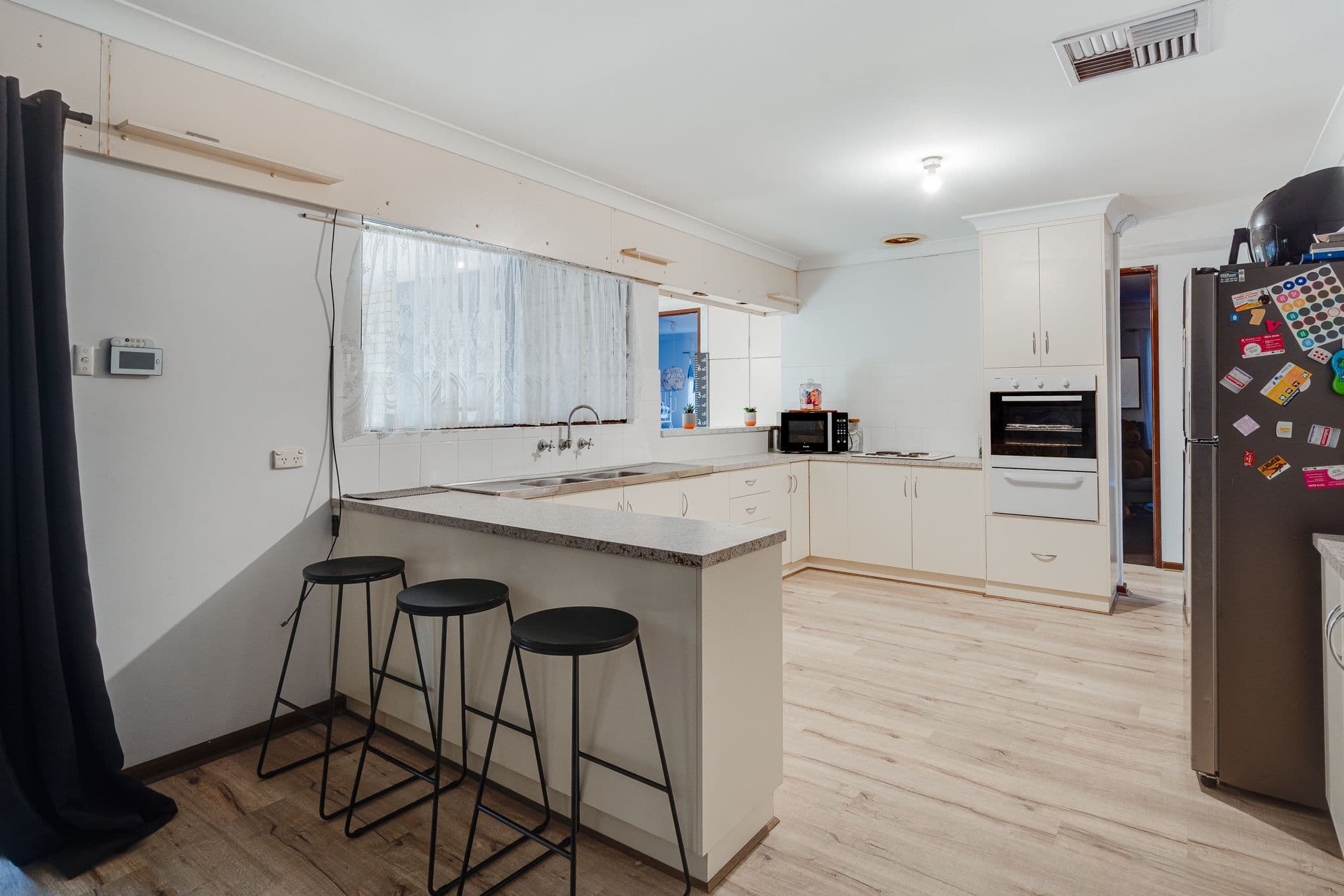 17 Gunnawarra Crescent, Craigmore SA 5114, Craigmore - Thumbnail 8