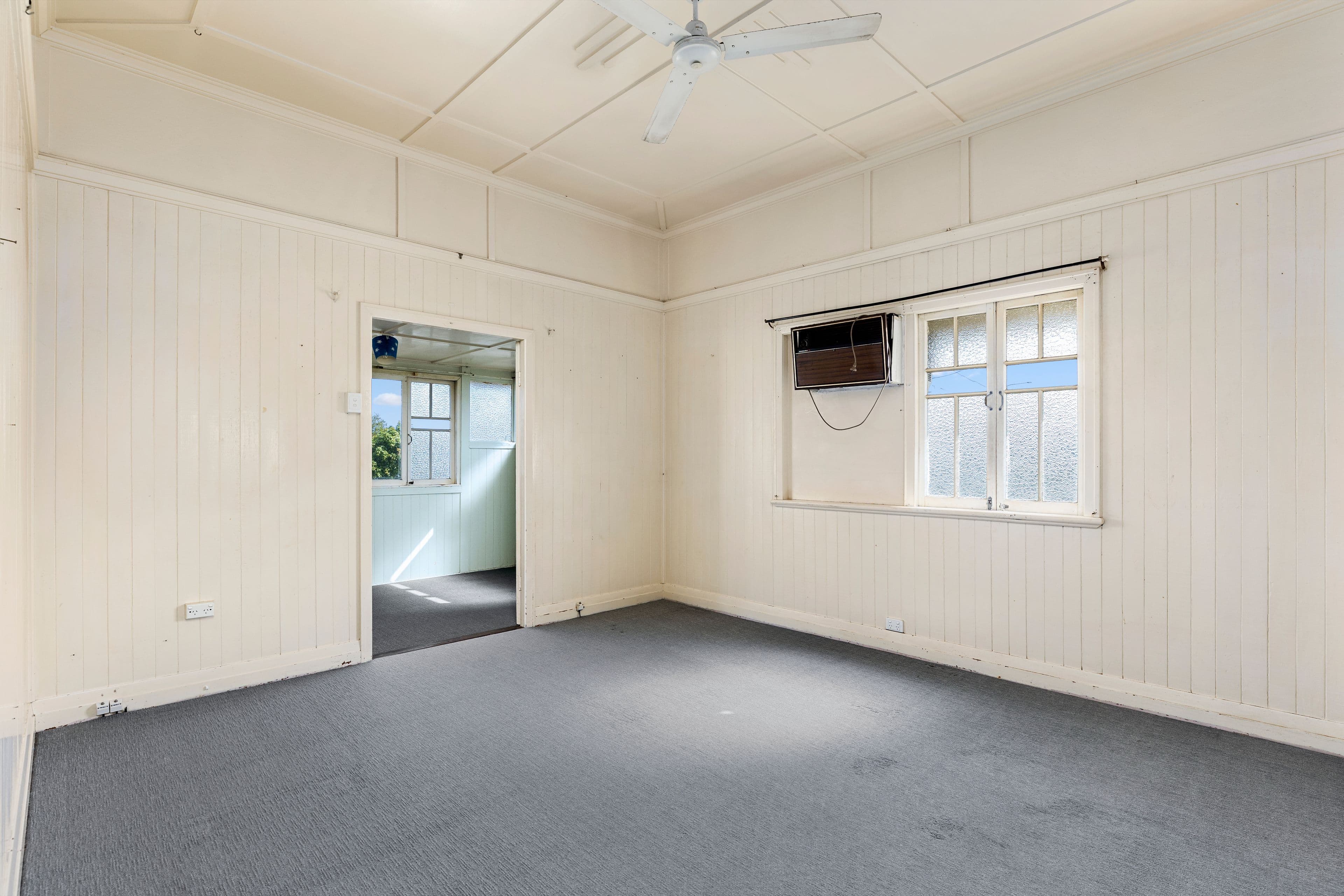 74 Blackstone Road, Silkstone QLD 4304, Silkstone - Thumbnail 4