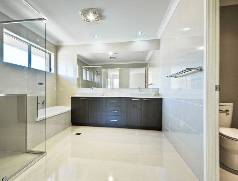 16 Mizen Place, HOLLAND PARK WEST QLD 4121, Holland Park West - Thumbnail 2
