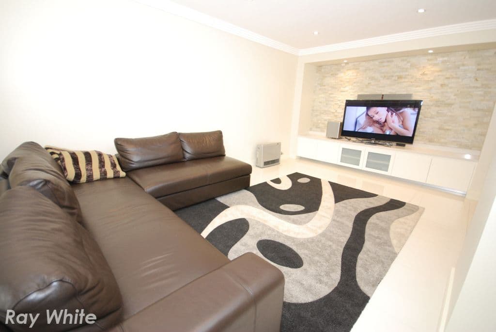 8 Bernie Street, GREYSTANES NSW 2145, Greystanes - Thumbnail 2