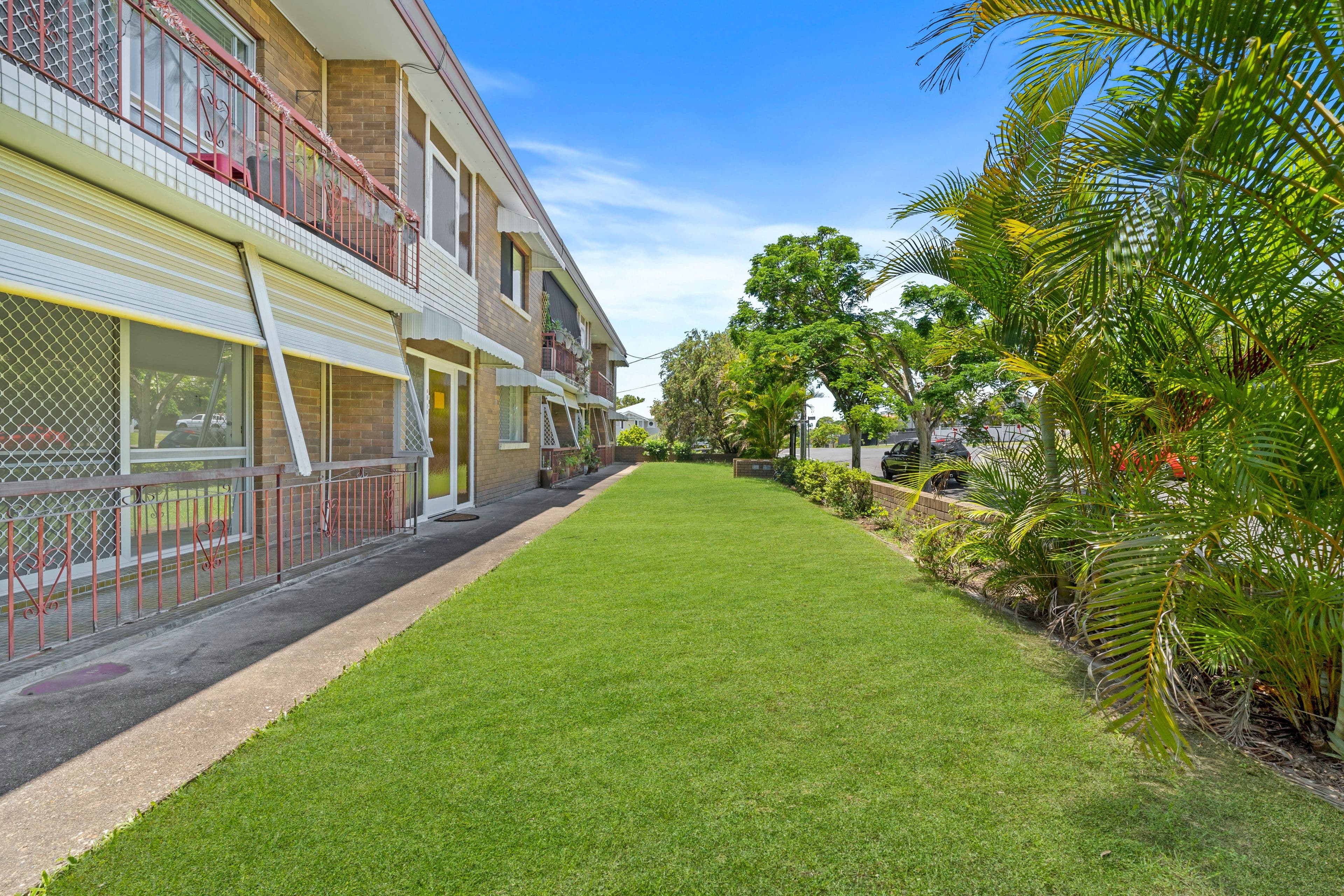 11 Combles Road, Camp Hill QLD 4152, Camp Hill - Thumbnail 2