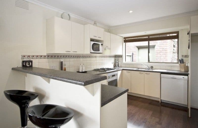 11 Wanbanna Avenue, GREENSBOROUGH VIC 3088, Greensborough - Thumbnail 2