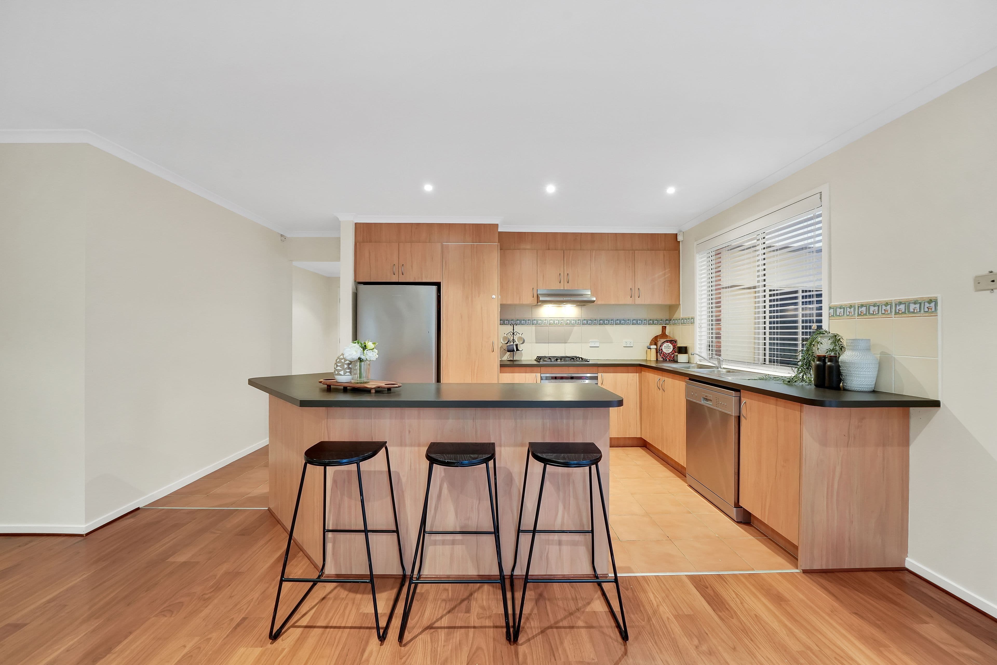 25 Charlesworth Crescent, Burnside VIC 3023, Burnside - Thumbnail 7