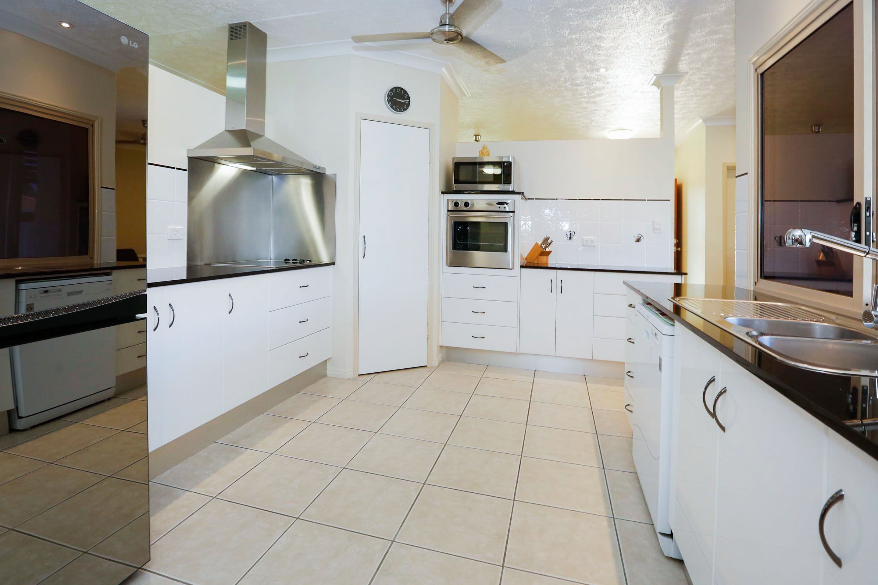 15 Lakeshore Circuit, Idalia QLD 4811, Idalia - Thumbnail 2