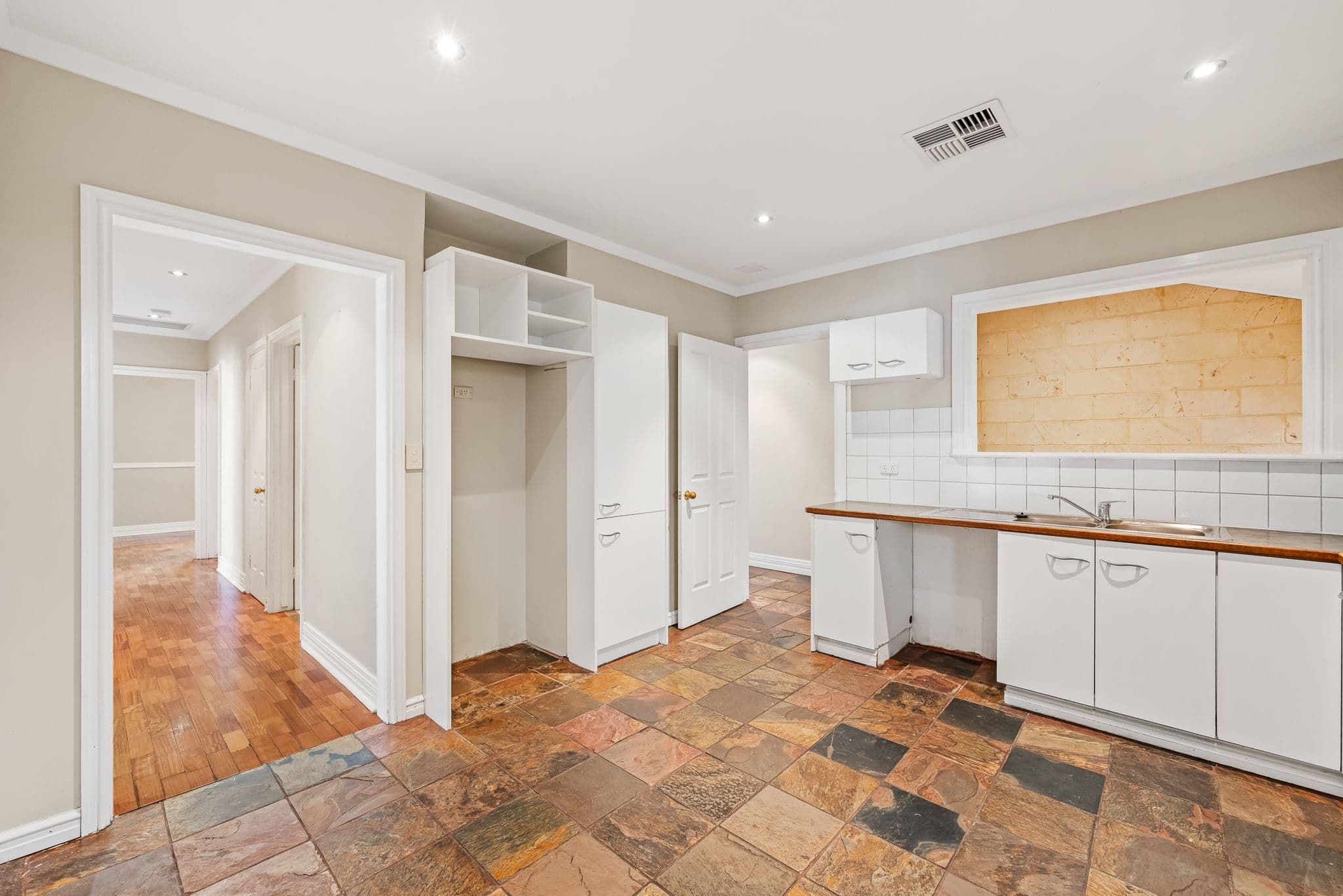 16 Harry Way, Willetton WA 6155, Willetton - Thumbnail 7