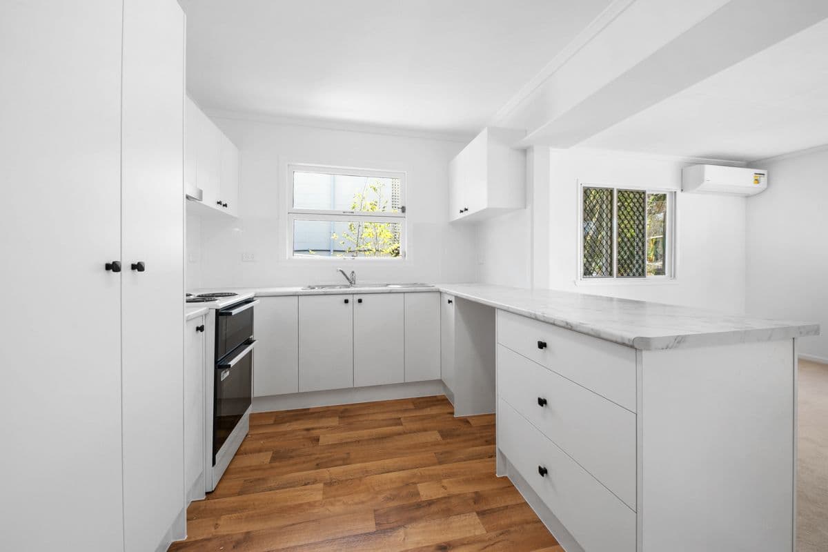 37 Lawson Street, Oxley QLD 4075, Oxley - Thumbnail 5