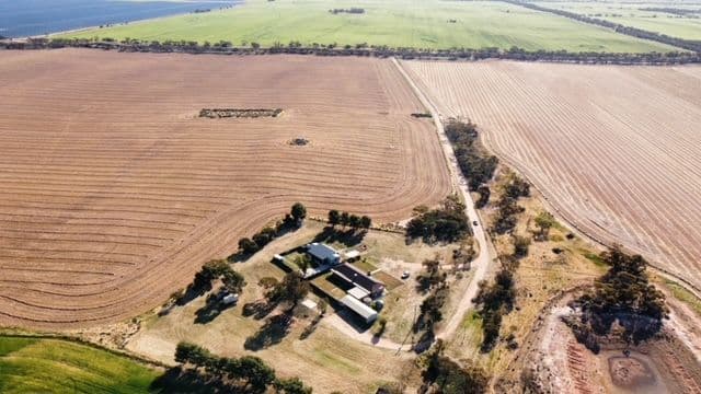 760 Calder Highway, Ouyen VIC 3490, Ouyen - Thumbnail 2