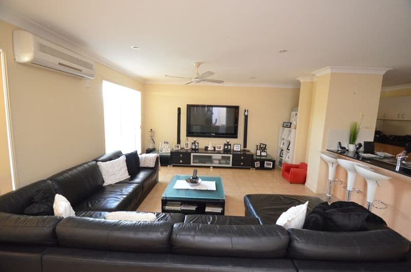 4 Noelene Lane, ARUNDEL QLD 4214, Arundel - Thumbnail 4