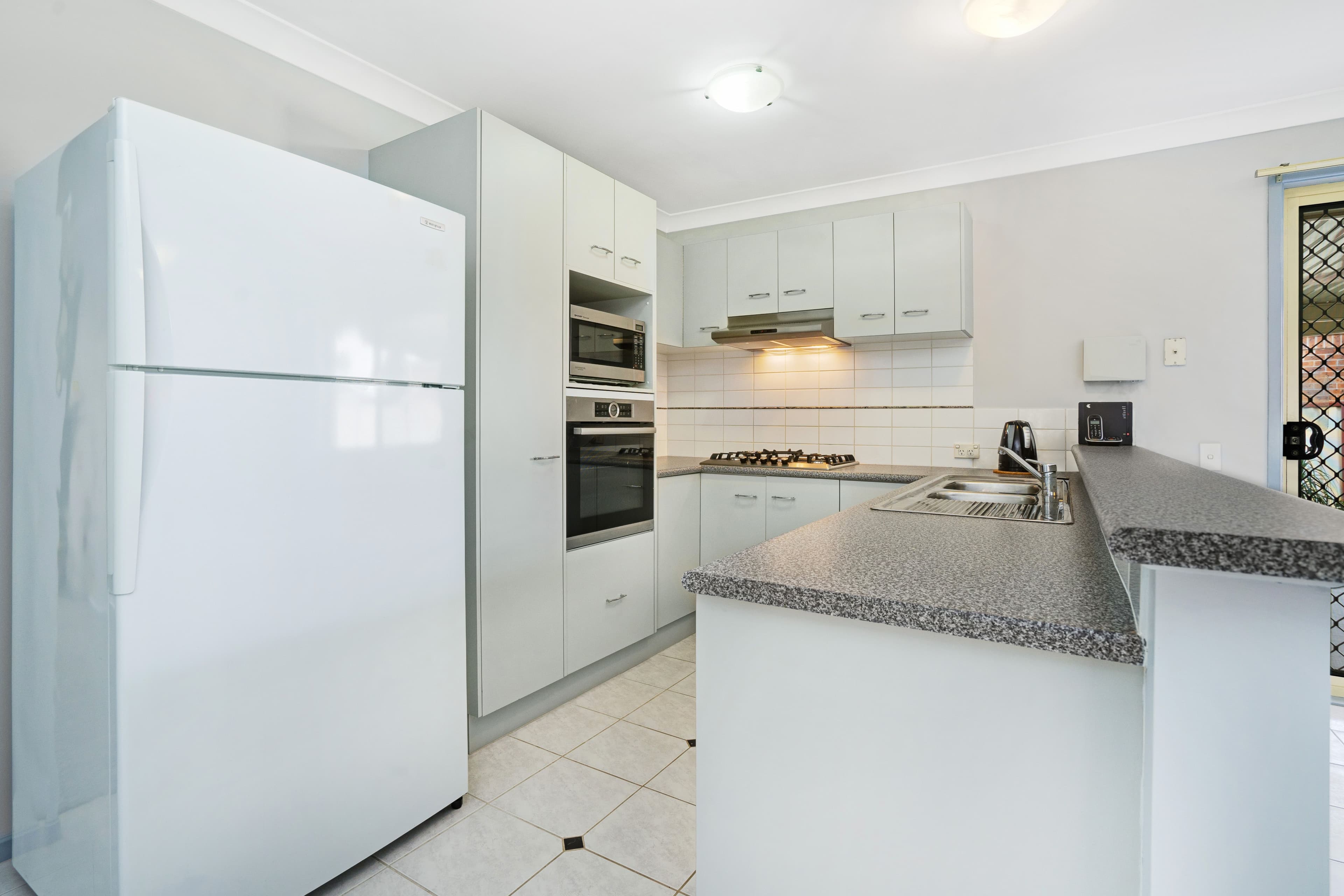 34 Streeton Drive, Metford - Thumbnail 4
