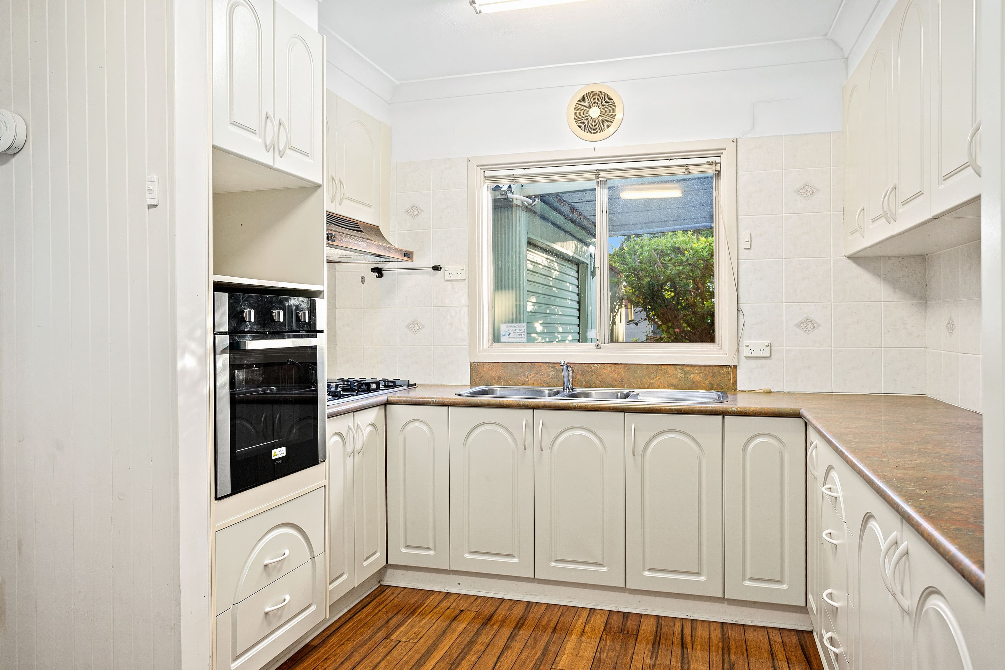 15 Carabeen Street, Barrack Heights NSW 2528, Barrack Heights - Thumbnail 3