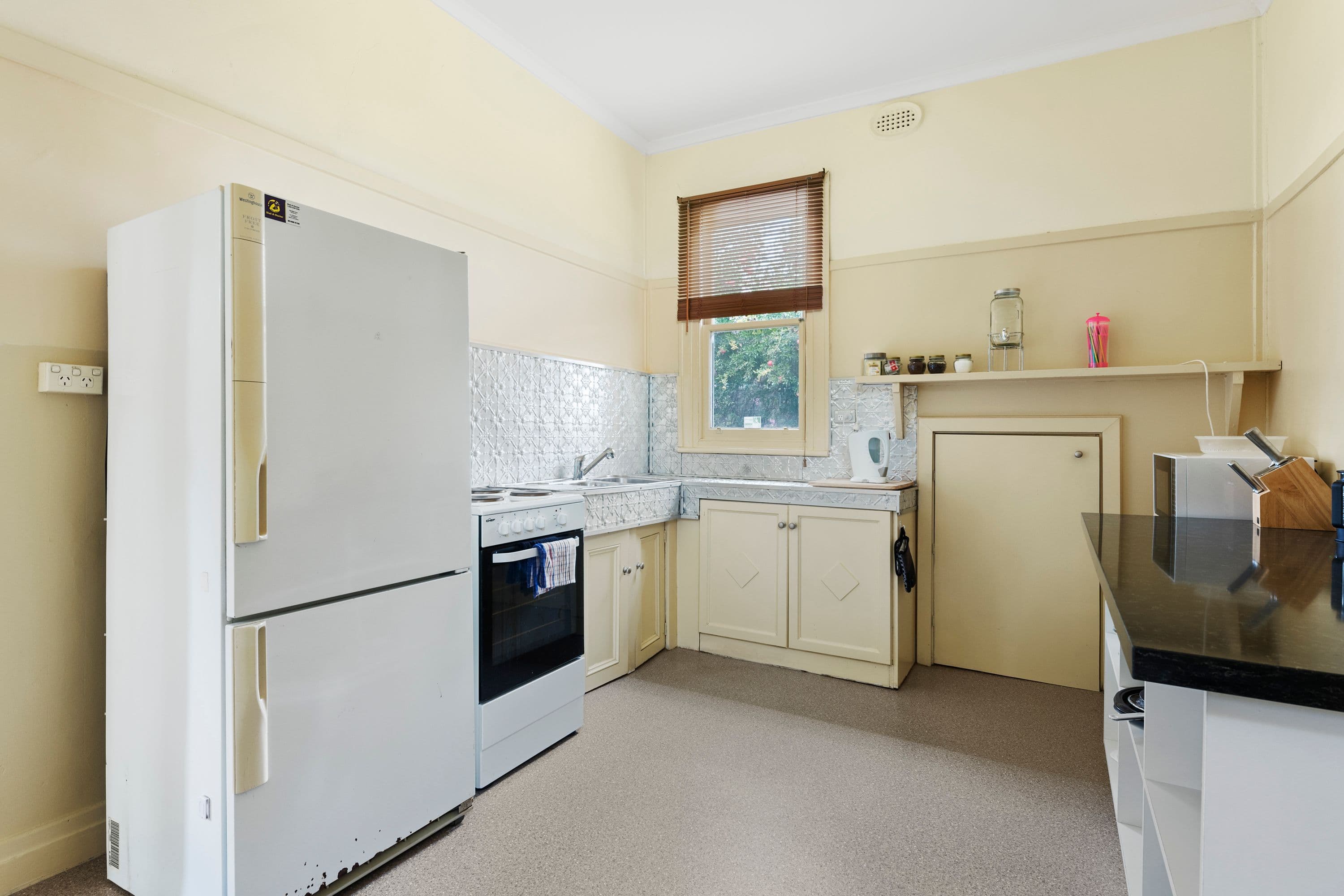 11 Larritt Street, Bendigo VIC 3550, Bendigo - Thumbnail 3