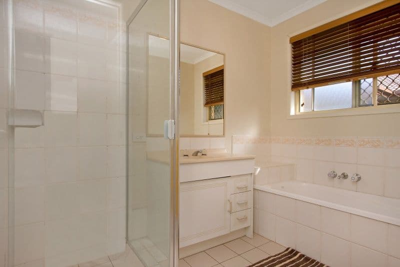 6 Crelga Court, MERRIMAC QLD 4226, Merrimac - Thumbnail 7
