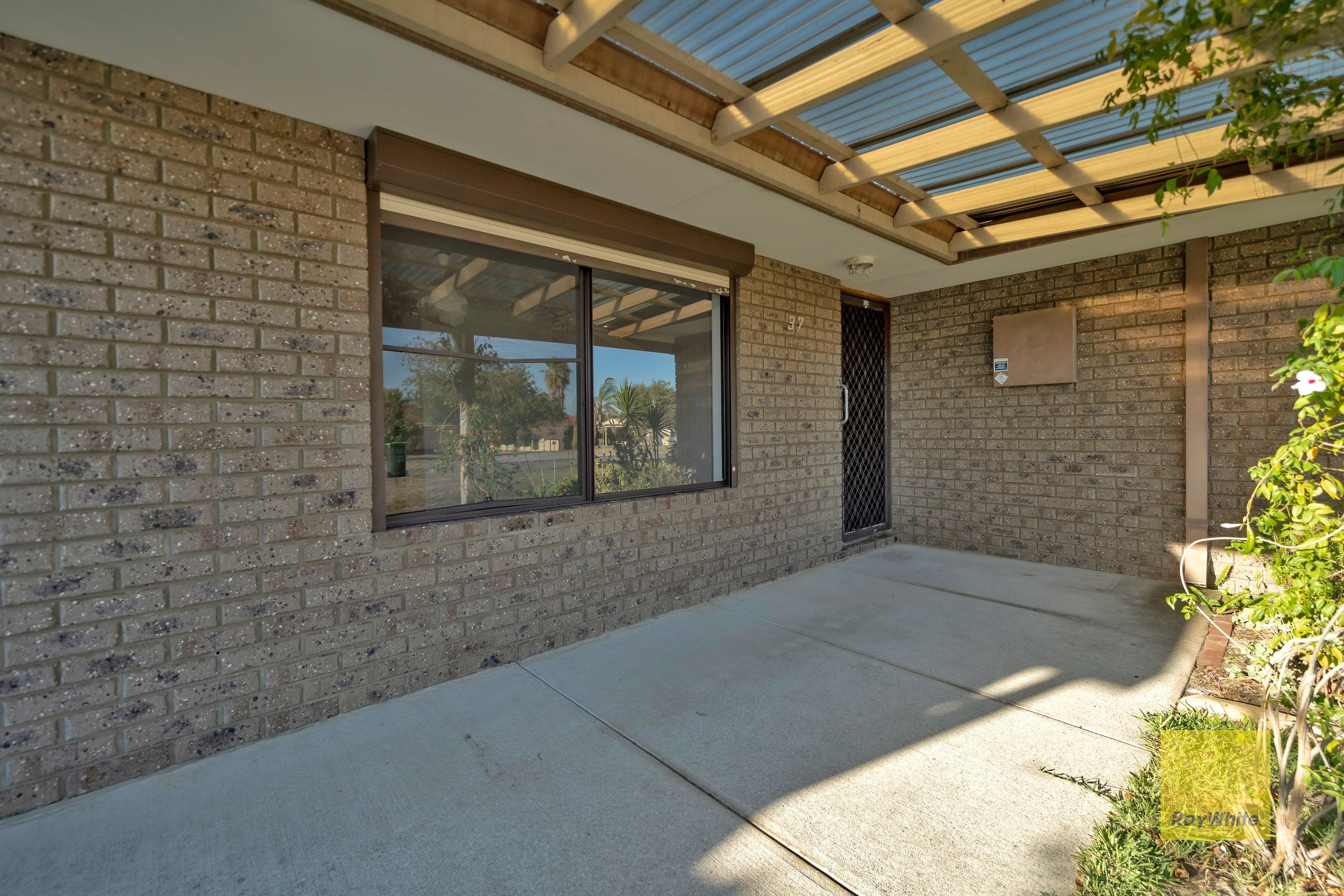 37 Gossamer Avenue, Mirrabooka WA 6061, Mirrabooka - Thumbnail 2