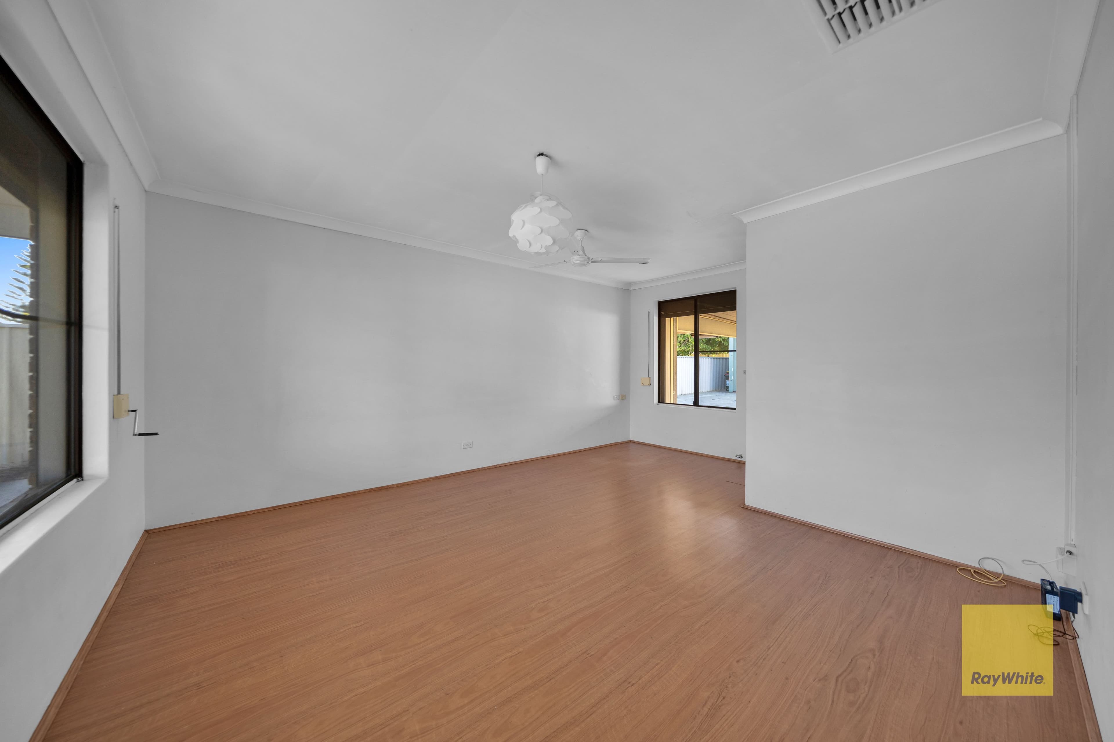 37 Gossamer Avenue, Mirrabooka WA 6061, Mirrabooka - Thumbnail 4