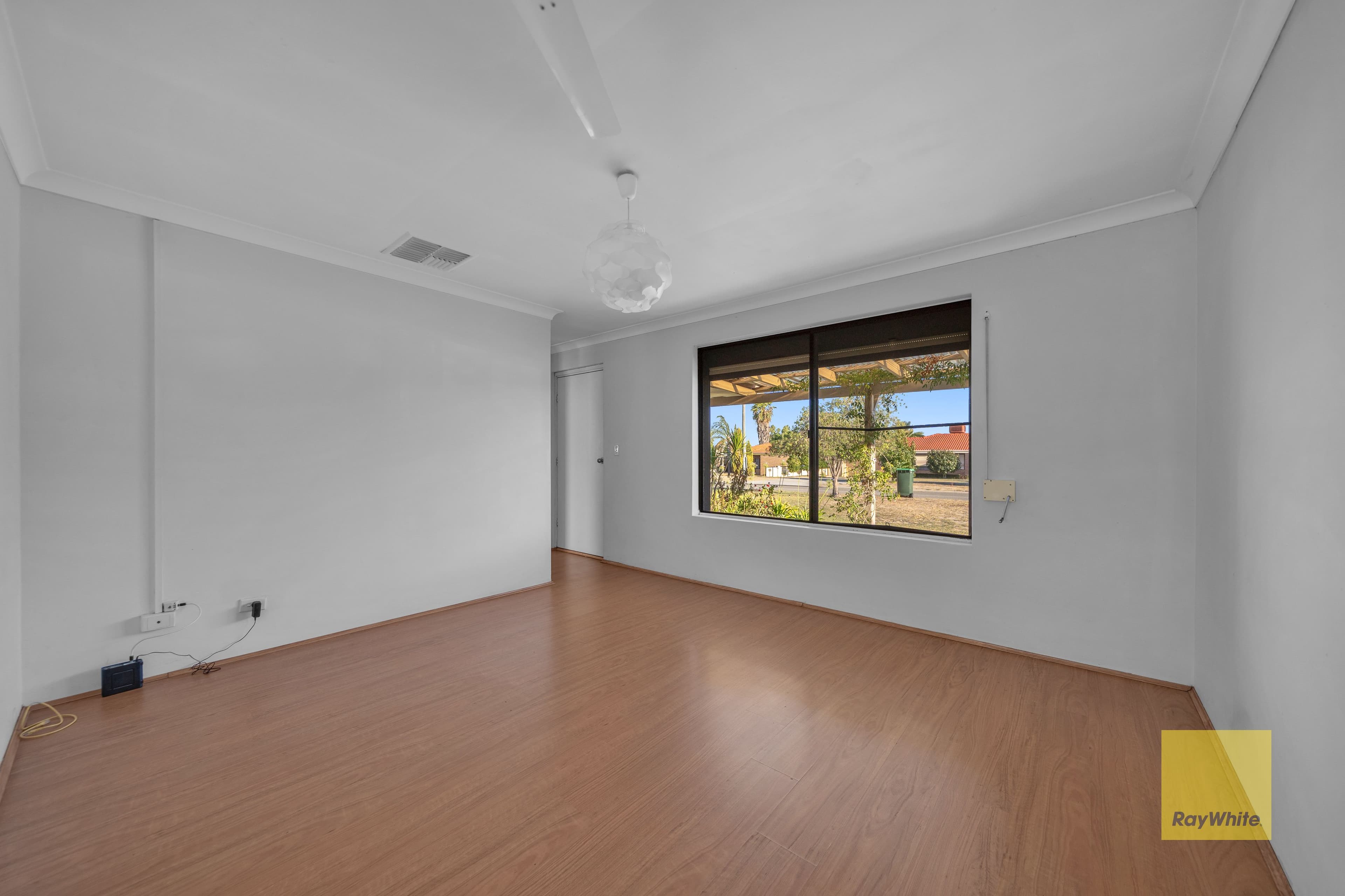 37 Gossamer Avenue, Mirrabooka WA 6061, Mirrabooka - Thumbnail 6