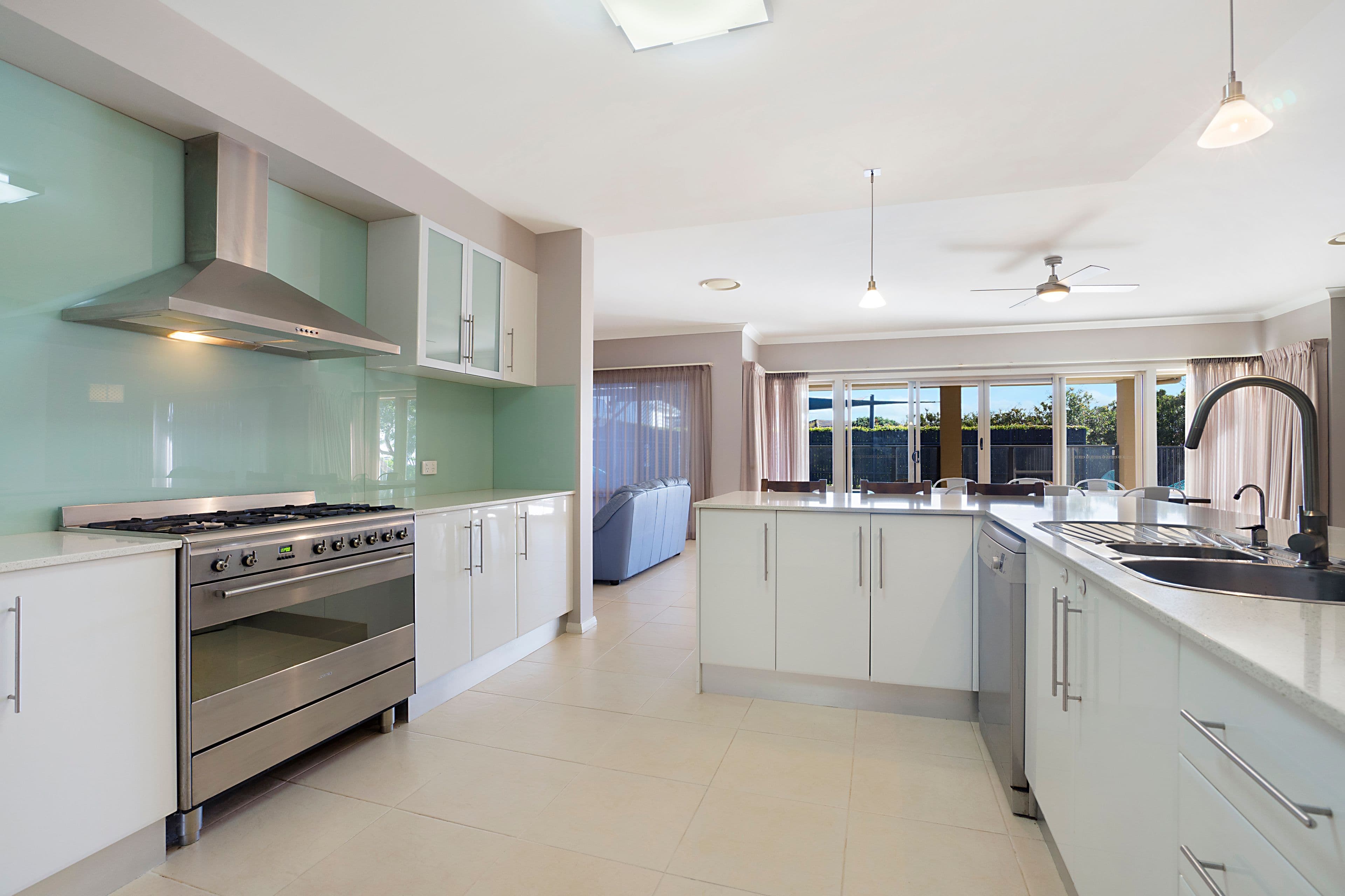 82 Canterbury Drive, Raworth - Thumbnail 3