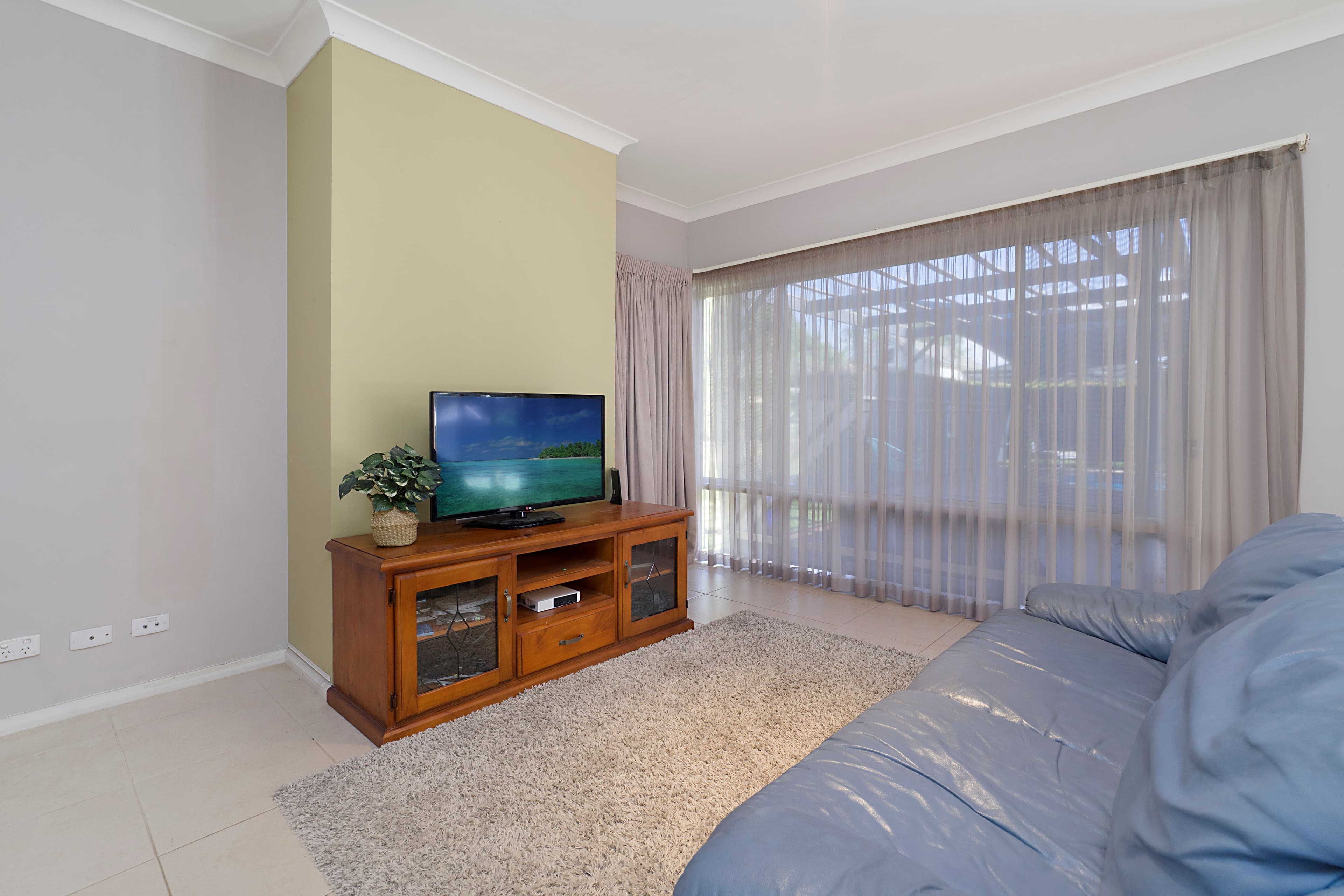 82 Canterbury Drive, Raworth - Thumbnail 6