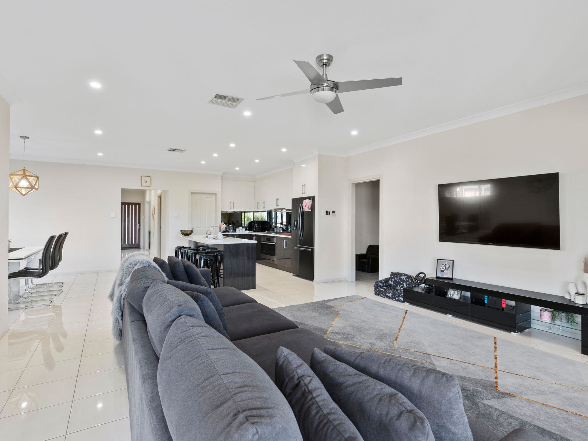 14 Jollies Court, Seaford Meadows SA 5169, Seaford Meadows - Thumbnail 3