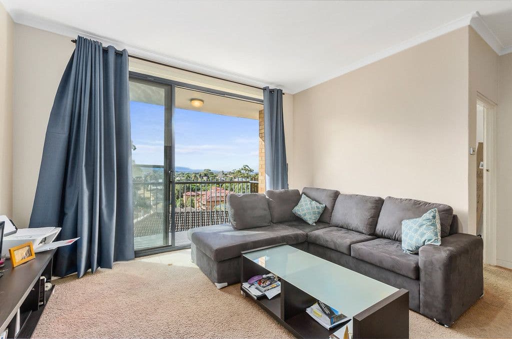 16 Woodlawn Avenue, Mangerton NSW 2500, Mangerton - Thumbnail 2