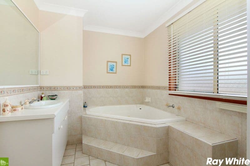 31 Spoonbill Place, ALBION PARK RAIL NSW 2527, Albion Park Rail - Thumbnail 5
