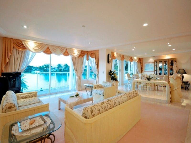 15 Karabella Court, MERMAID WATERS QLD 4218, Mermaid Waters - Thumbnail 3