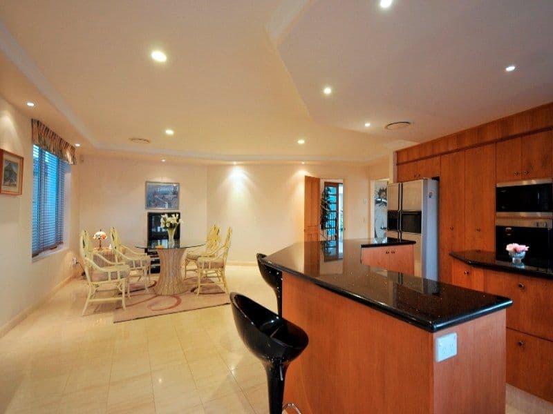 15 Karabella Court, MERMAID WATERS QLD 4218, Mermaid Waters - Thumbnail 8