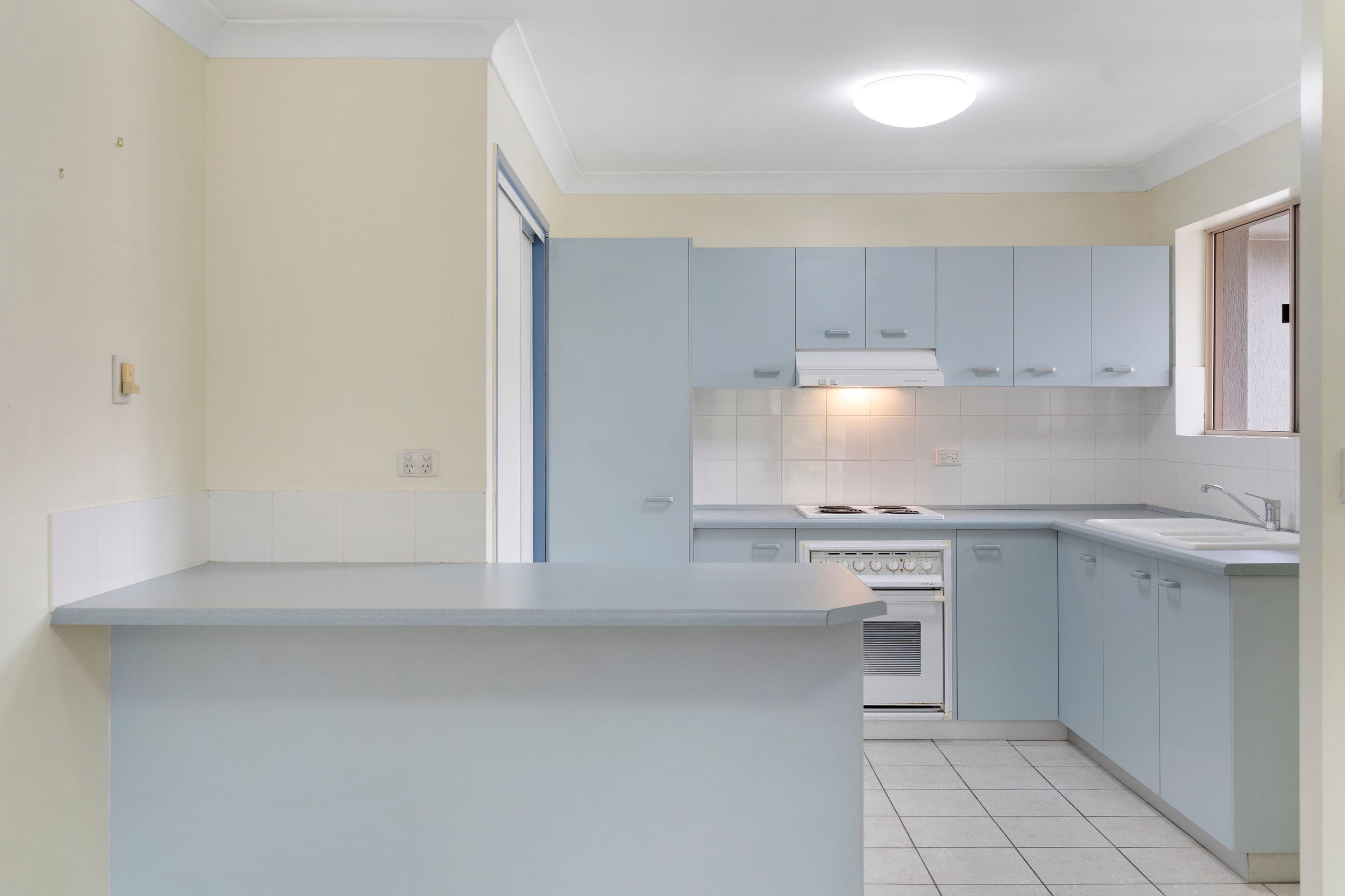 11 Eversley Terrace, Yeronga QLD 4104, Yeronga - Thumbnail 2