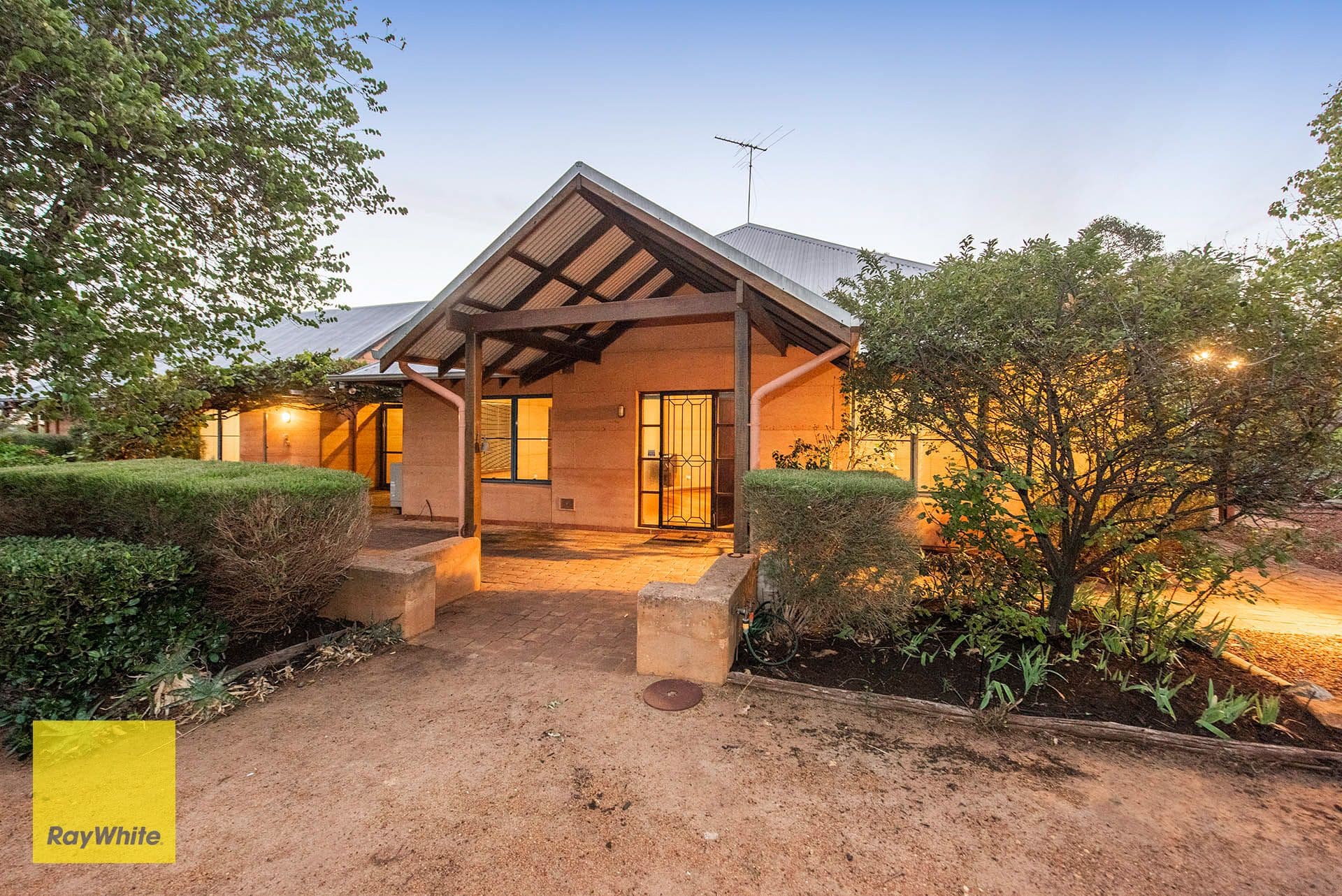 11 Summerfield Place, Gooseberry Hill WA 6076, Gooseberry Hill - Thumbnail 3