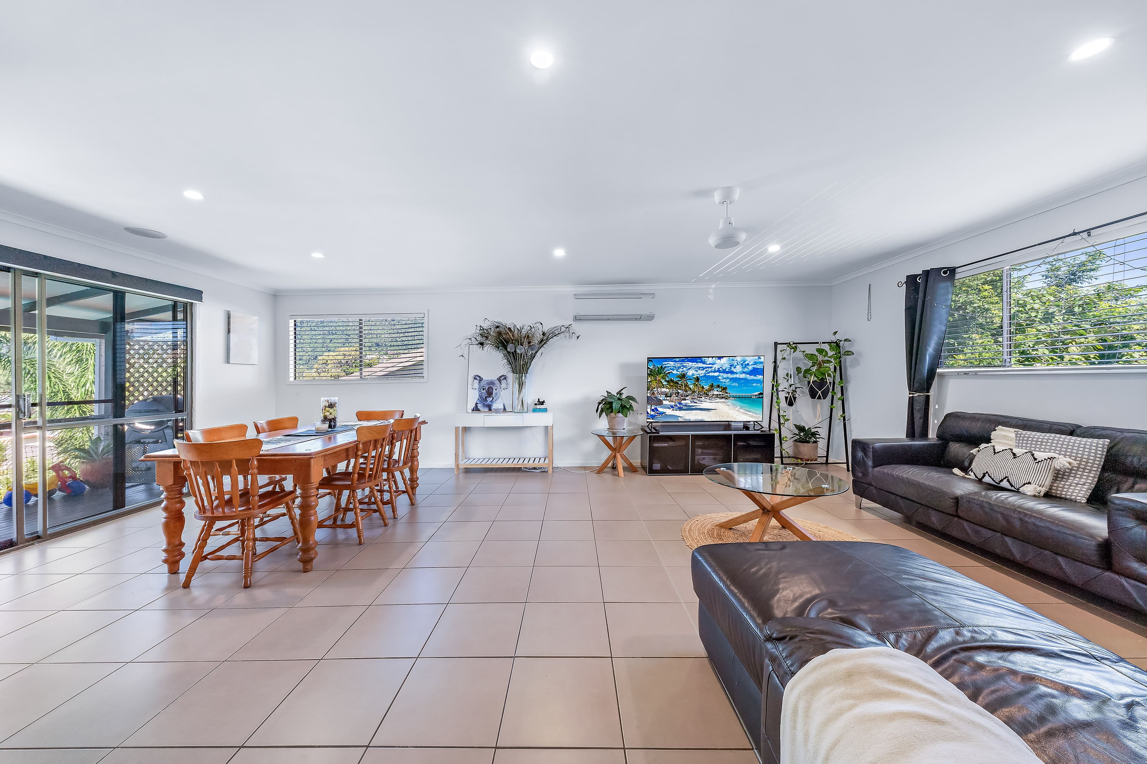 21 Stewart Drive, Cannonvale QLD 4802, Cannonvale - Thumbnail 2