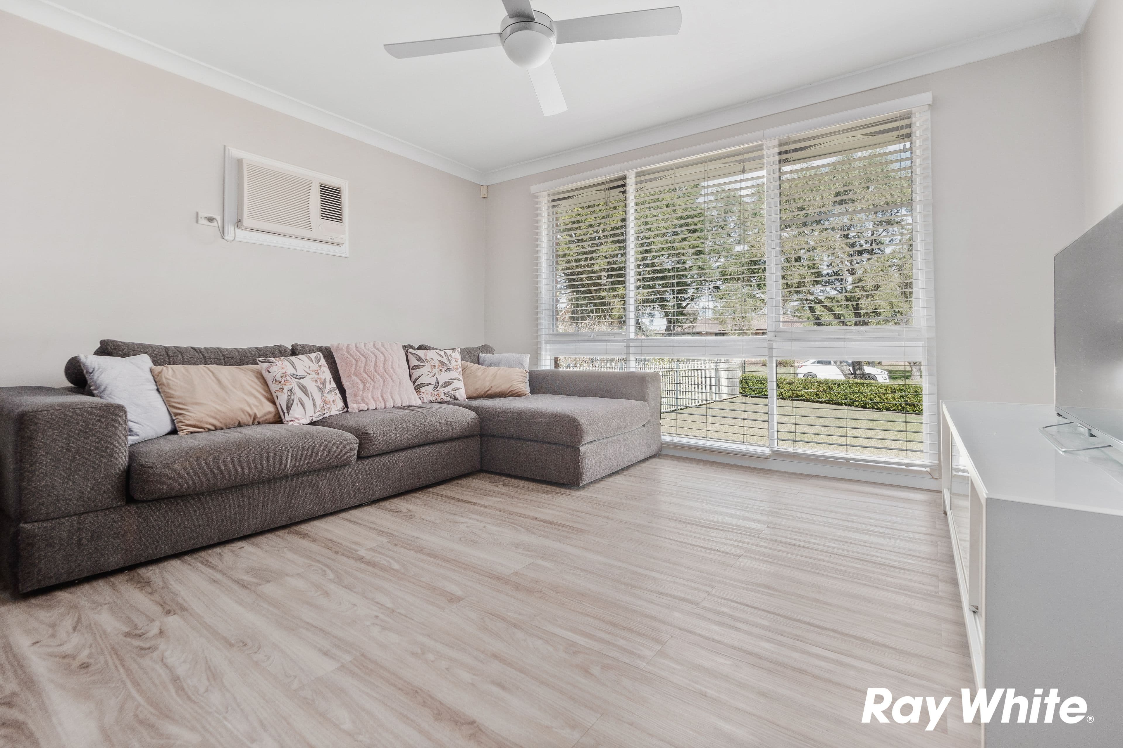 4 Aster Place, Quakers Hill NSW 2763, Quakers Hill - Thumbnail 2