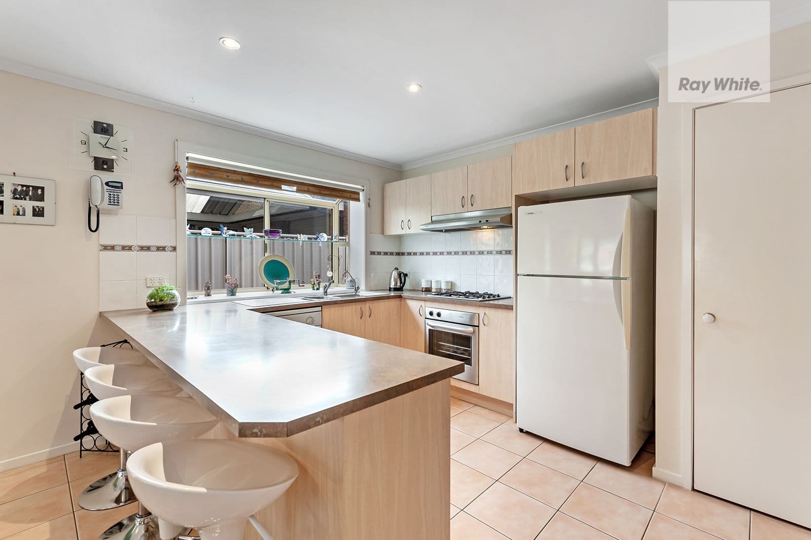39 Lakes Drive, Craigieburn VIC 3064, Craigieburn - Thumbnail 2