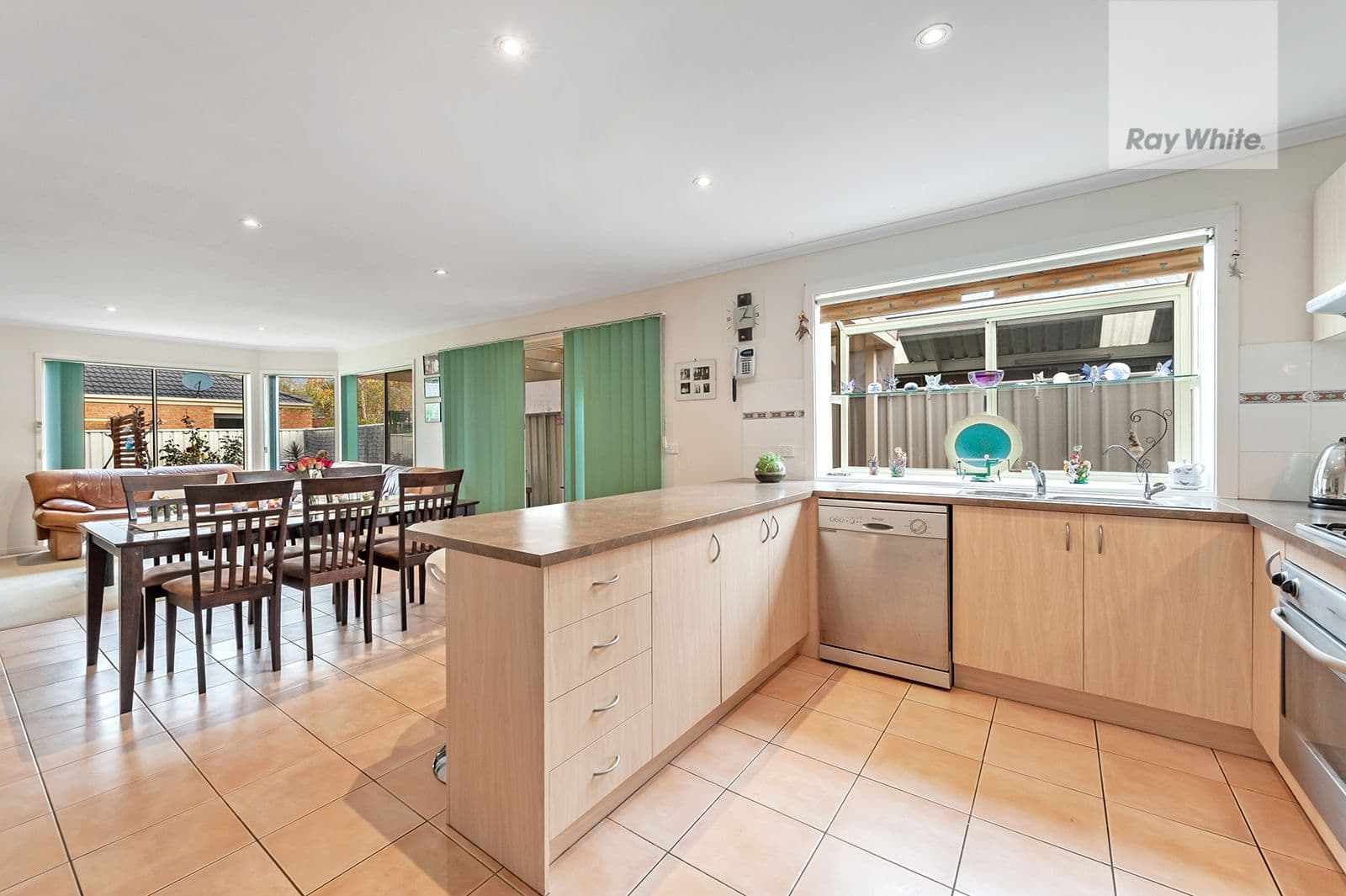 39 Lakes Drive, Craigieburn VIC 3064, Craigieburn - Thumbnail 3