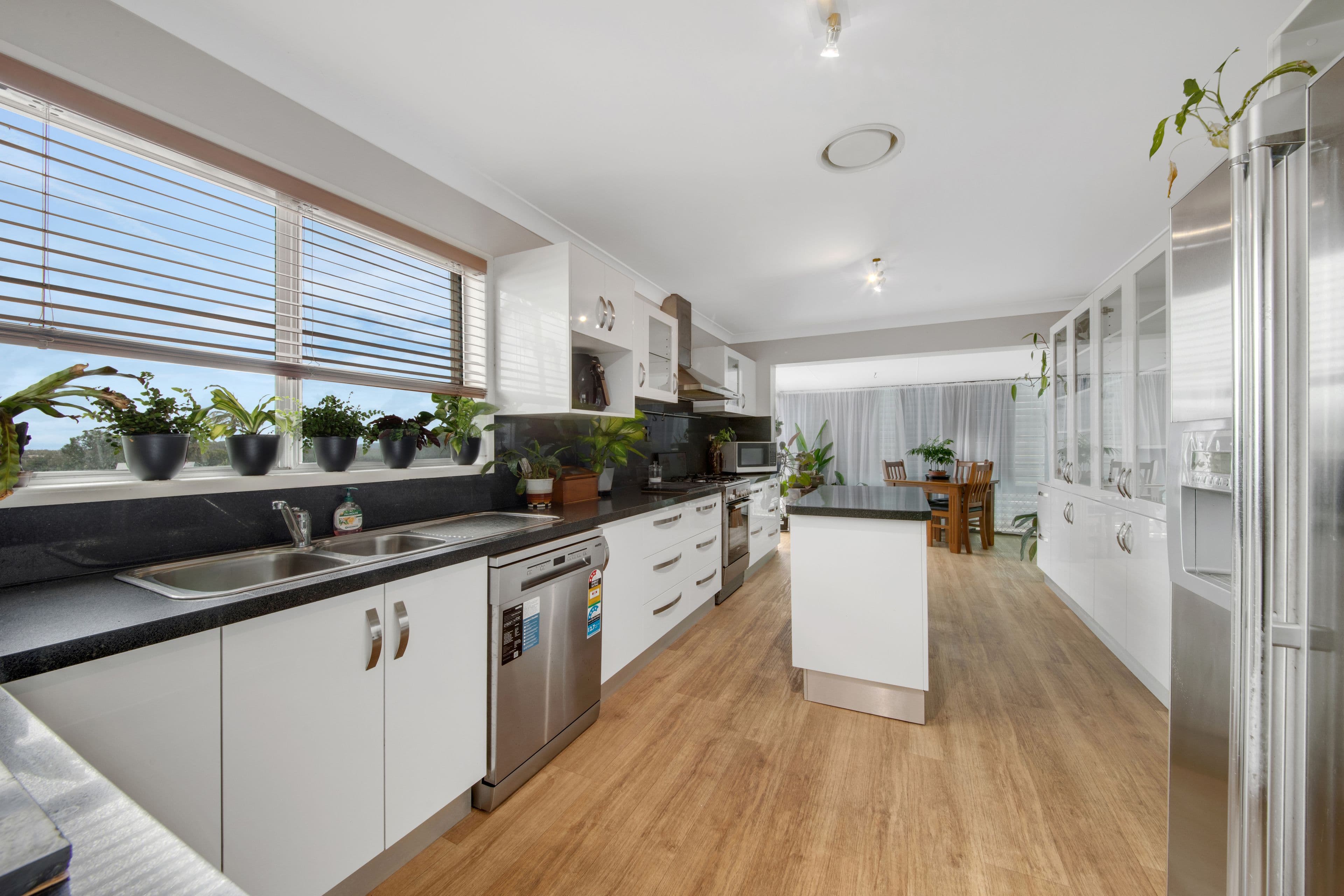 11 Wistari Street, Clinton QLD 4680, Clinton - Thumbnail 4