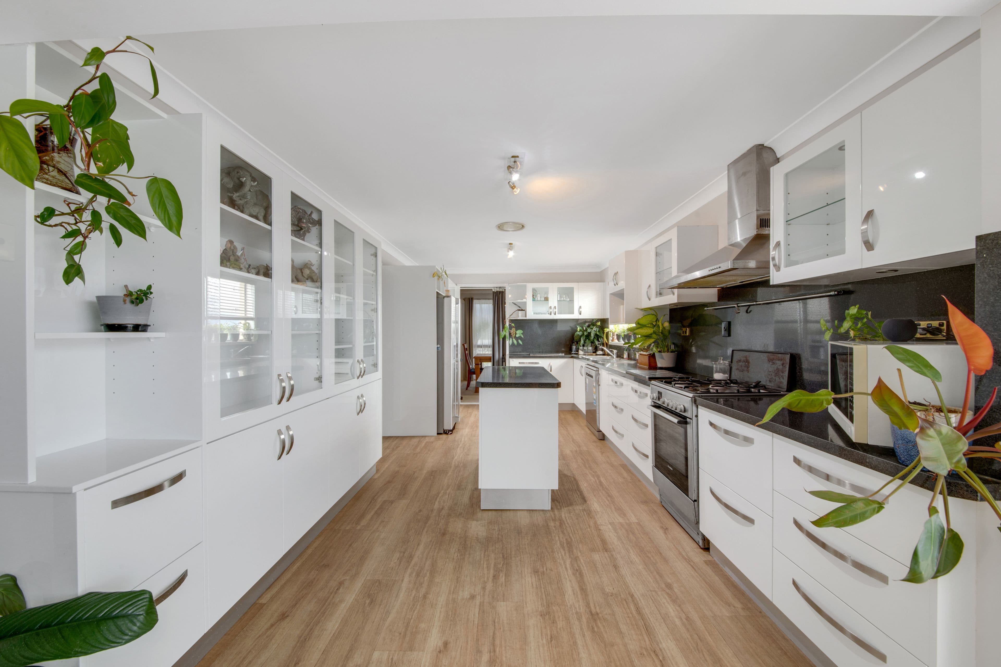 11 Wistari Street, Clinton QLD 4680, Clinton - Thumbnail 5