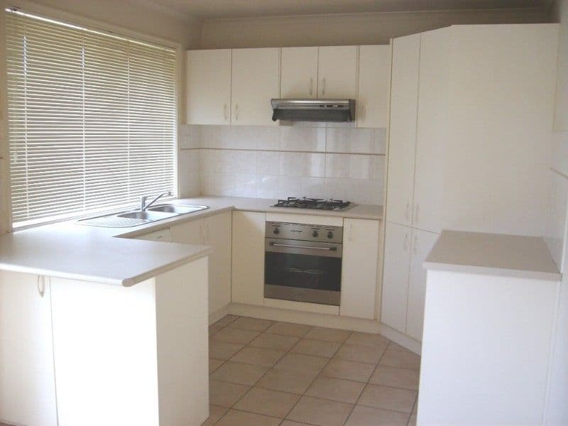 2 Spray Street, FRANKSTON VIC 3199, Frankston - Thumbnail 2